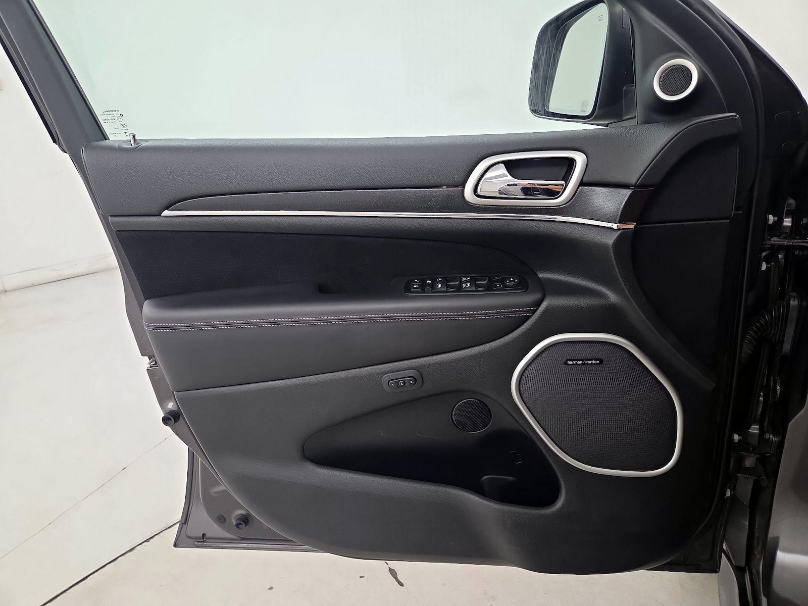 2015 Jeep Grand Cherokee SRT - Photo 13