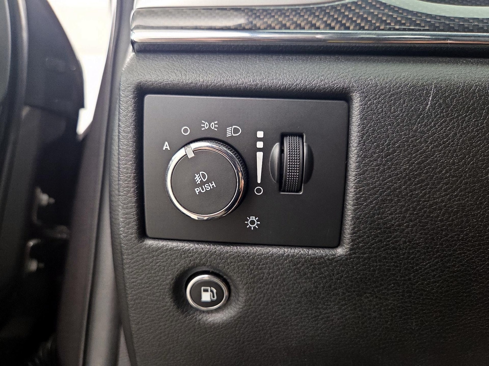 2015 Jeep Grand Cherokee SRT - Photo 14
