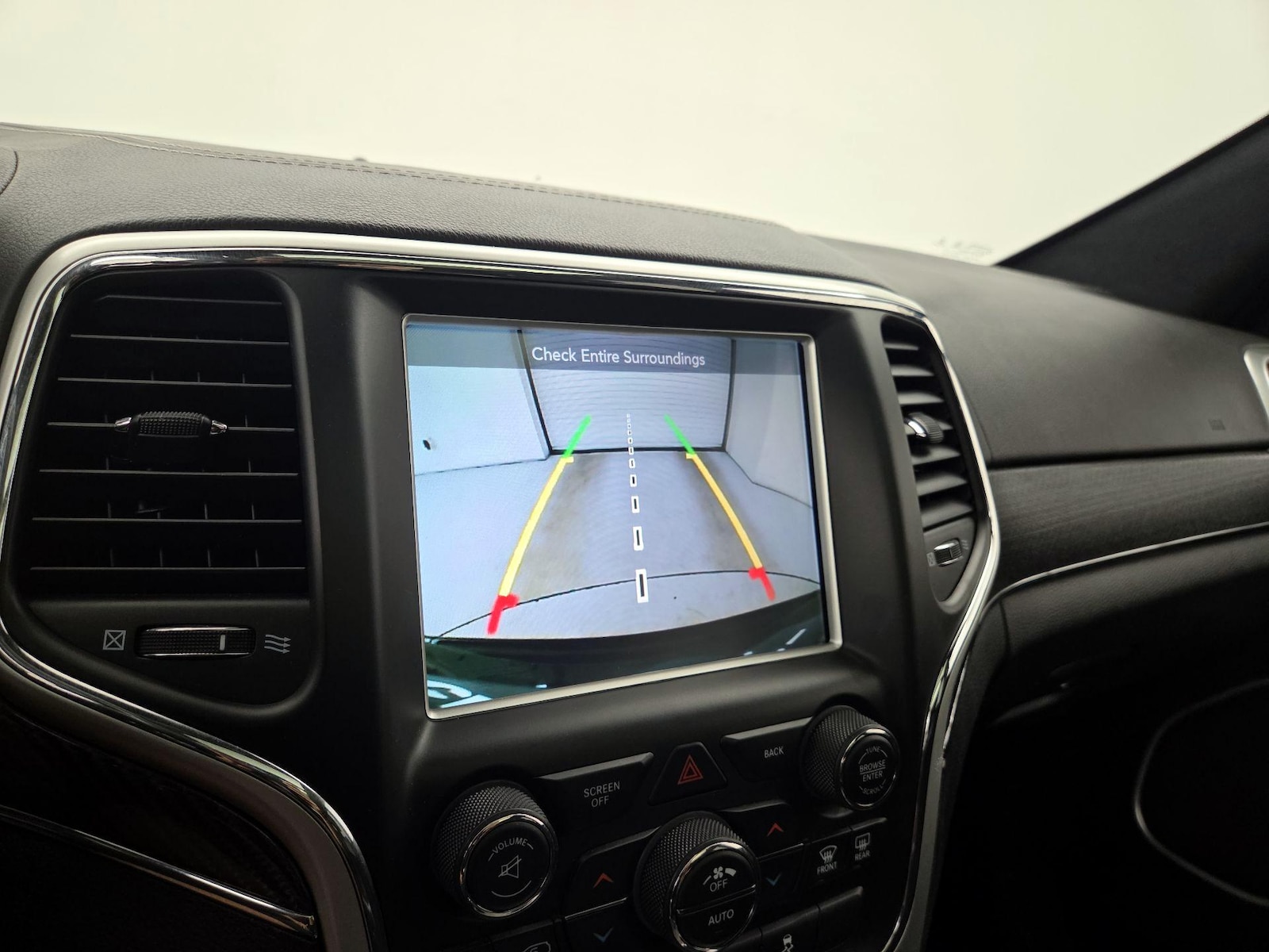2015 Jeep Grand Cherokee SRT - Photo 16