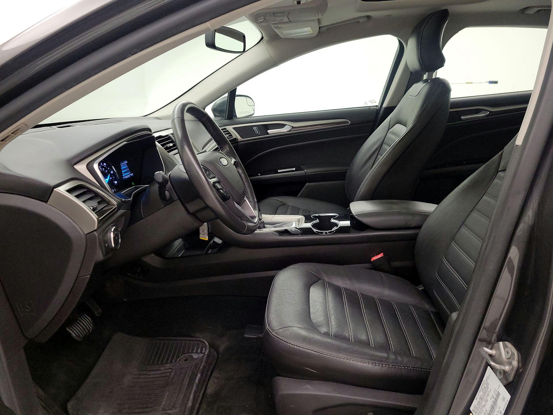 Thumbnail: 2016 Ford Fusion - 11