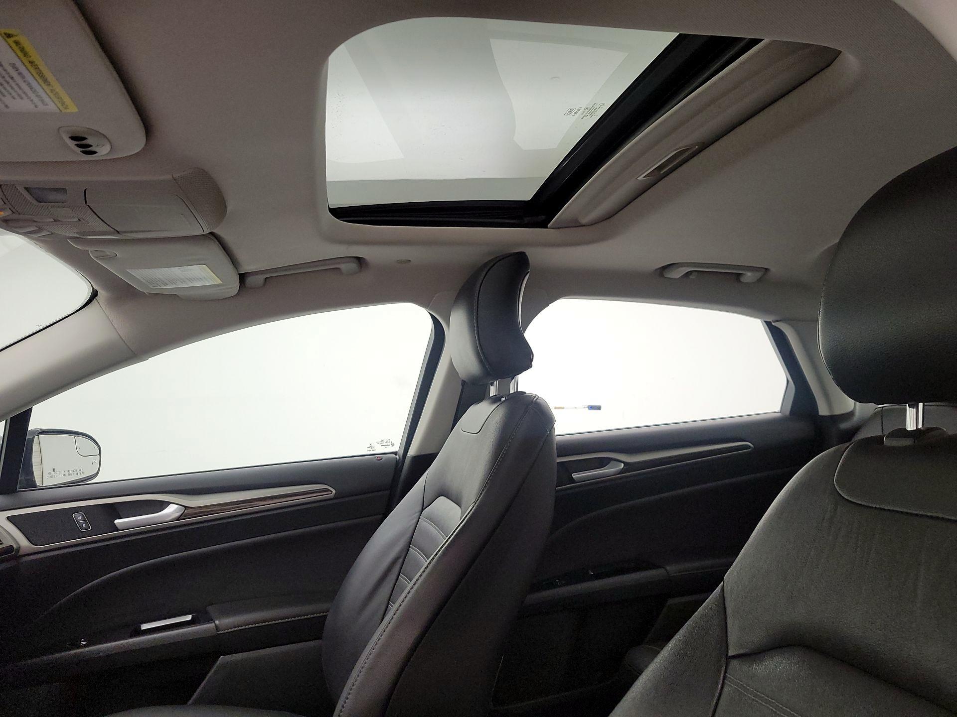 Thumbnail: 2016 Ford Fusion - 18