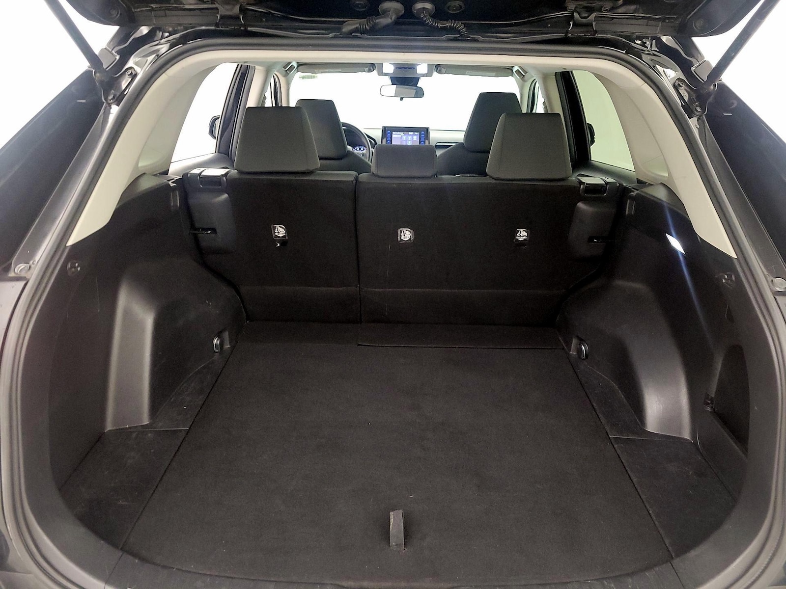 2022 Toyota RAV4 XLE - Photo 21