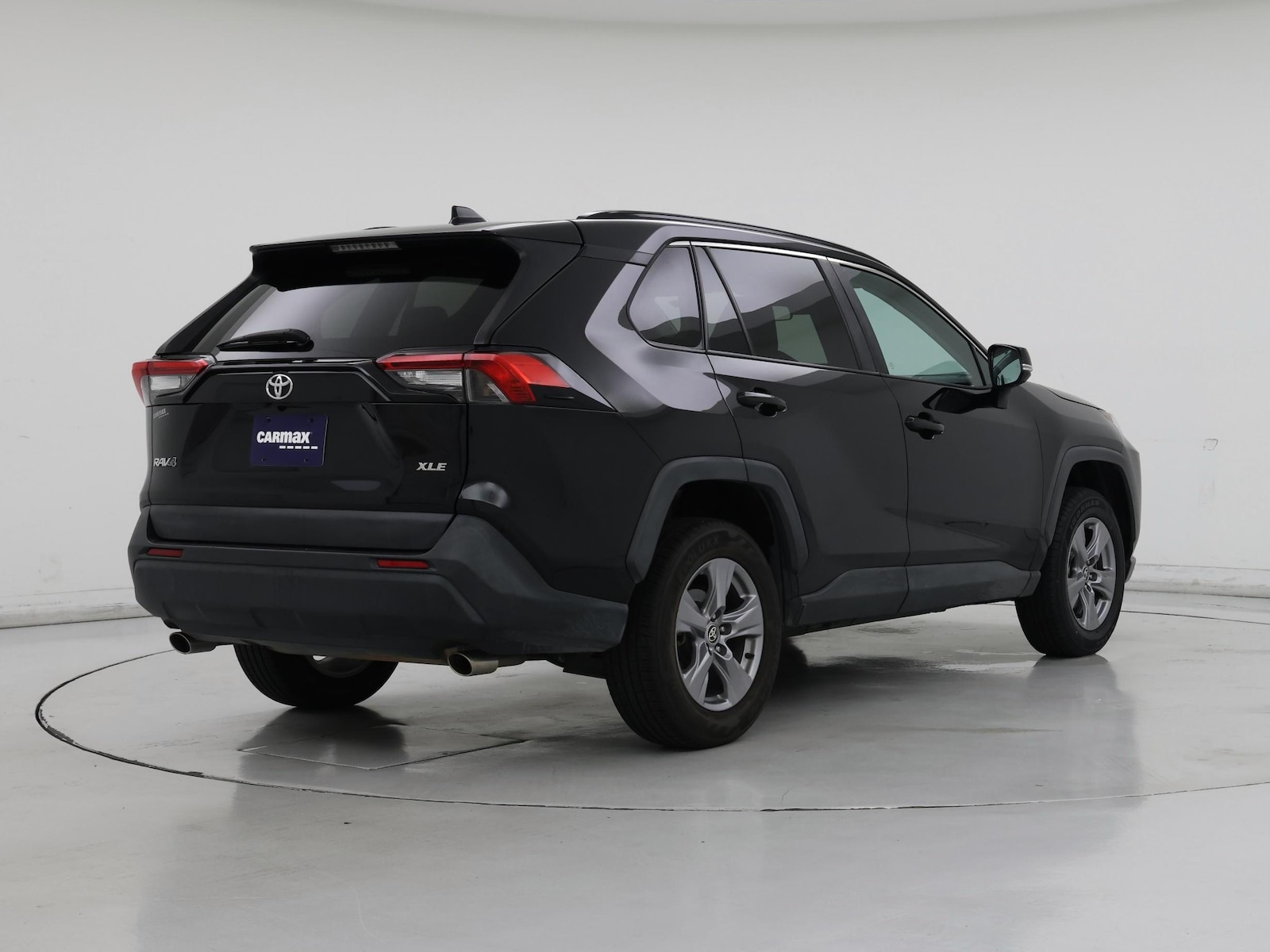 2022 Toyota RAV4 XLE - Photo 9