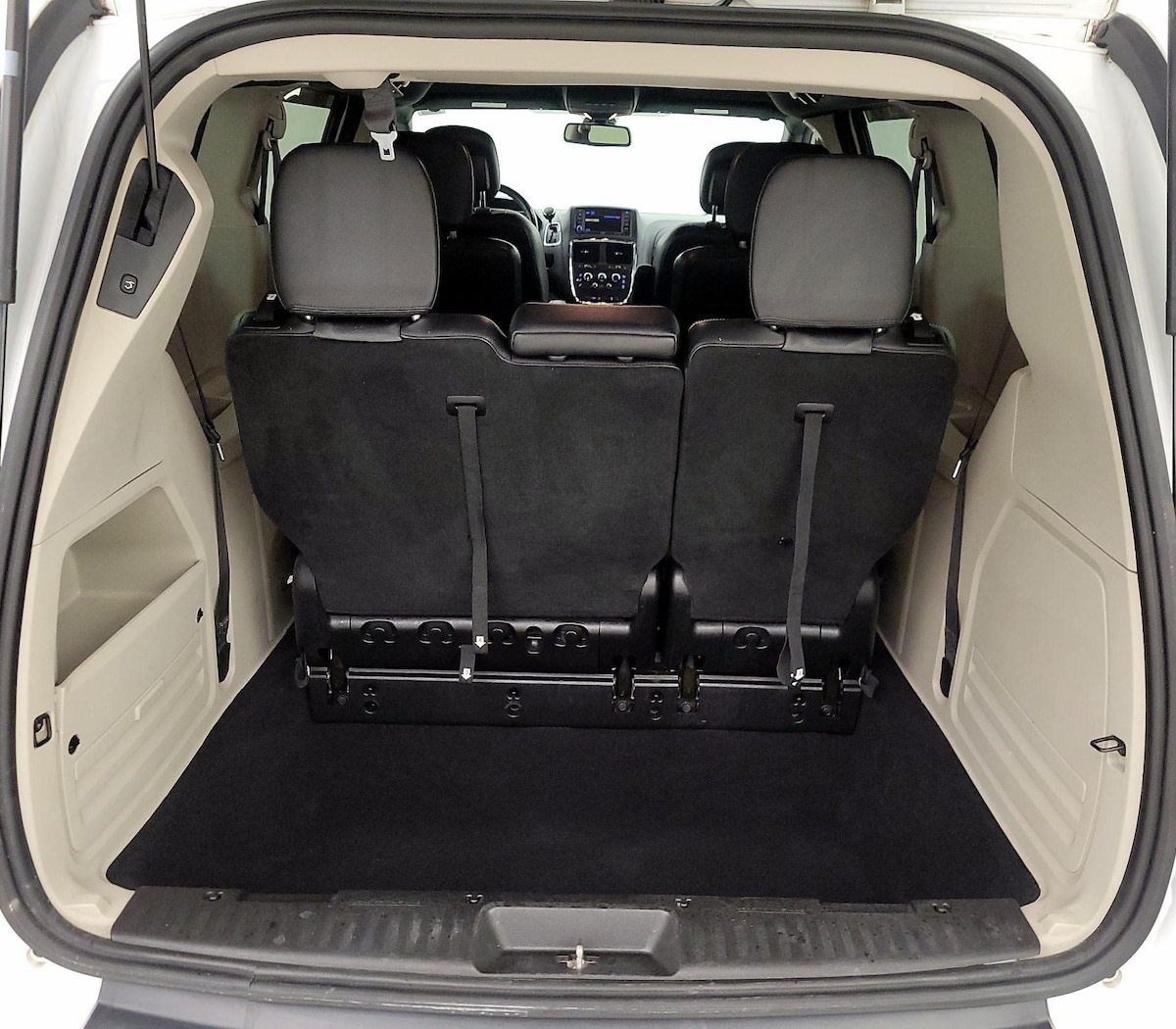 Trunk/Cargo (Seats Up)