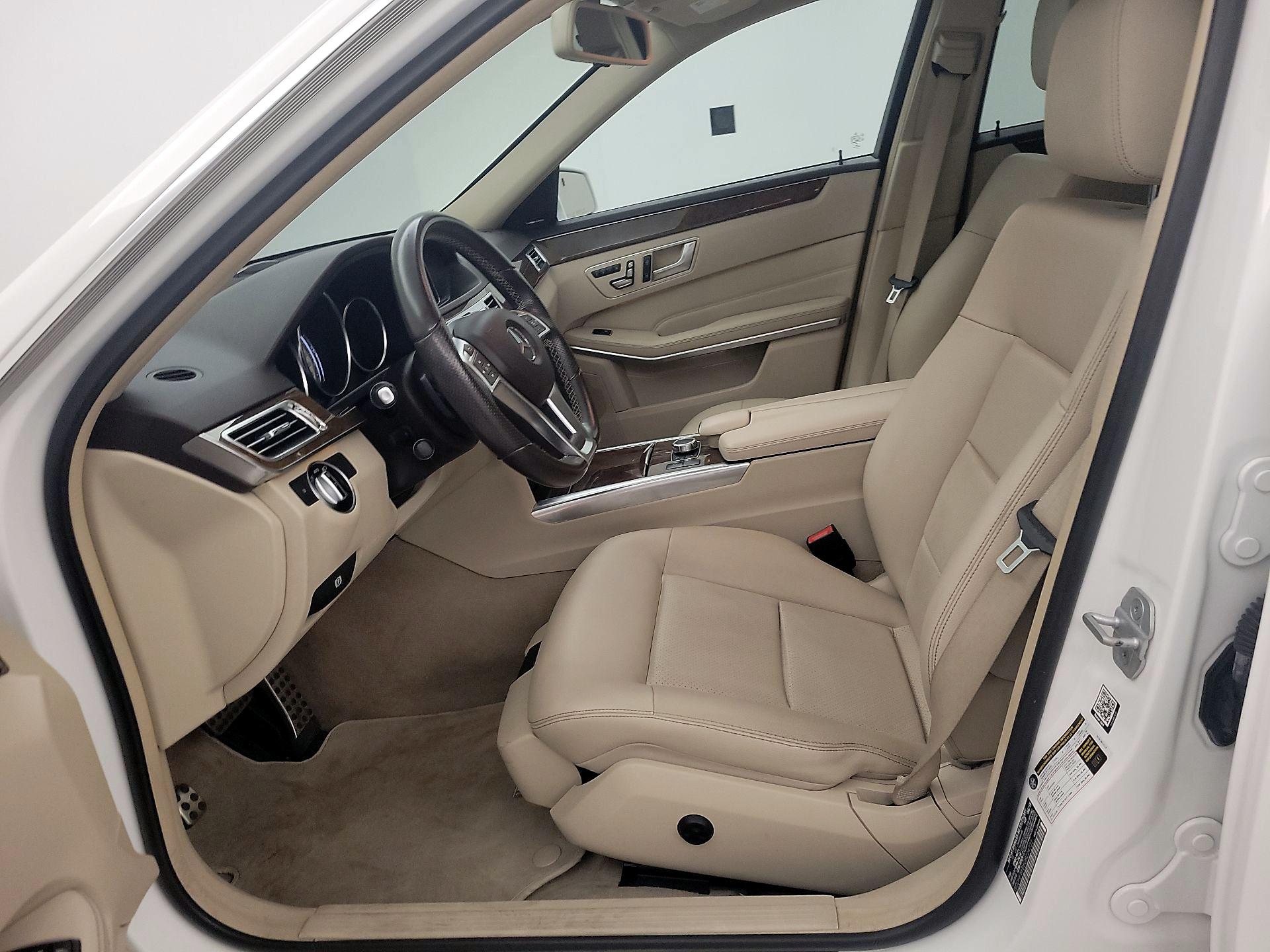 Thumbnail: 2016 Mercedes-Benz E-Class - 9