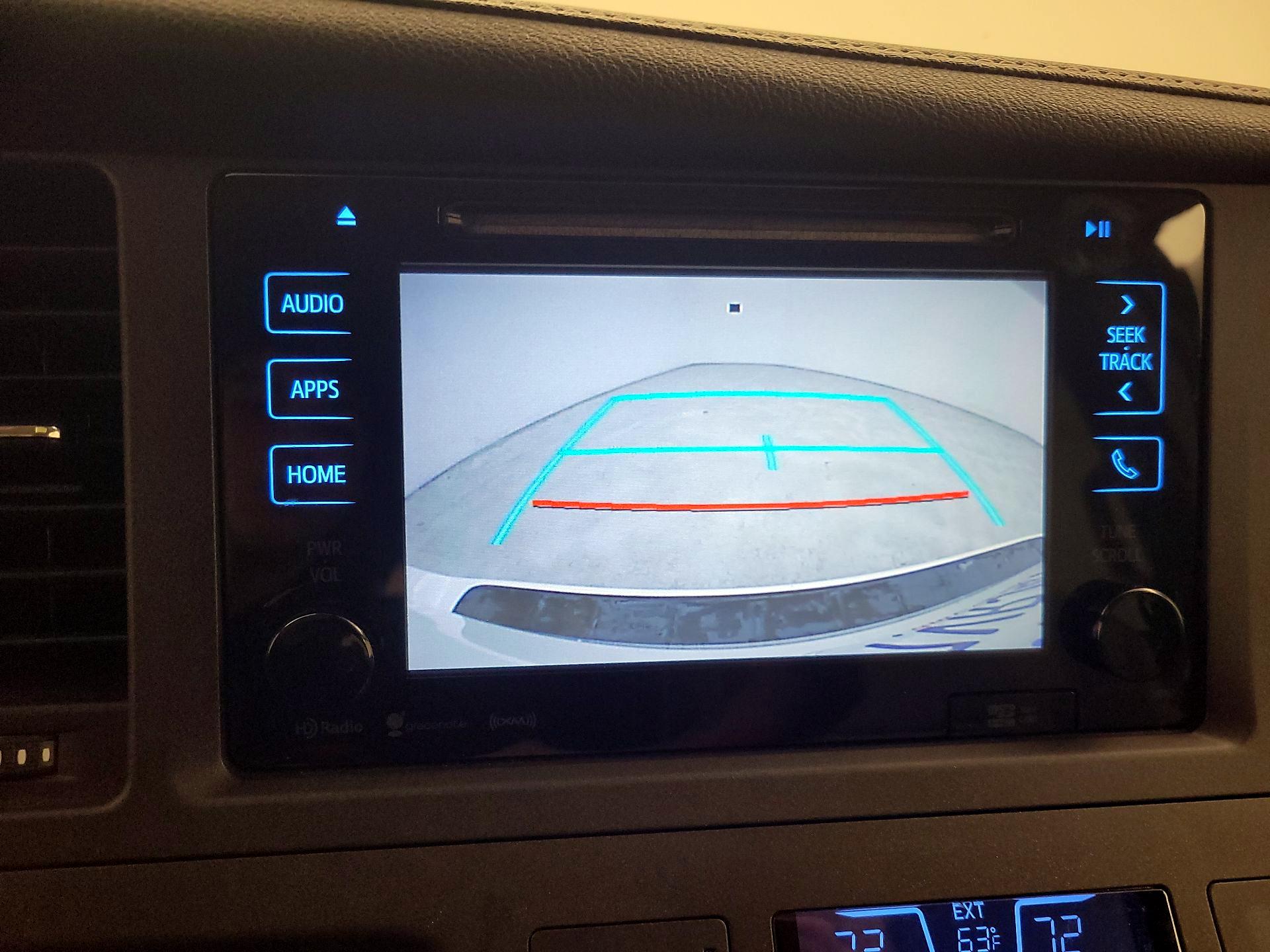 Thumbnail: 2017 Toyota Sienna - 15