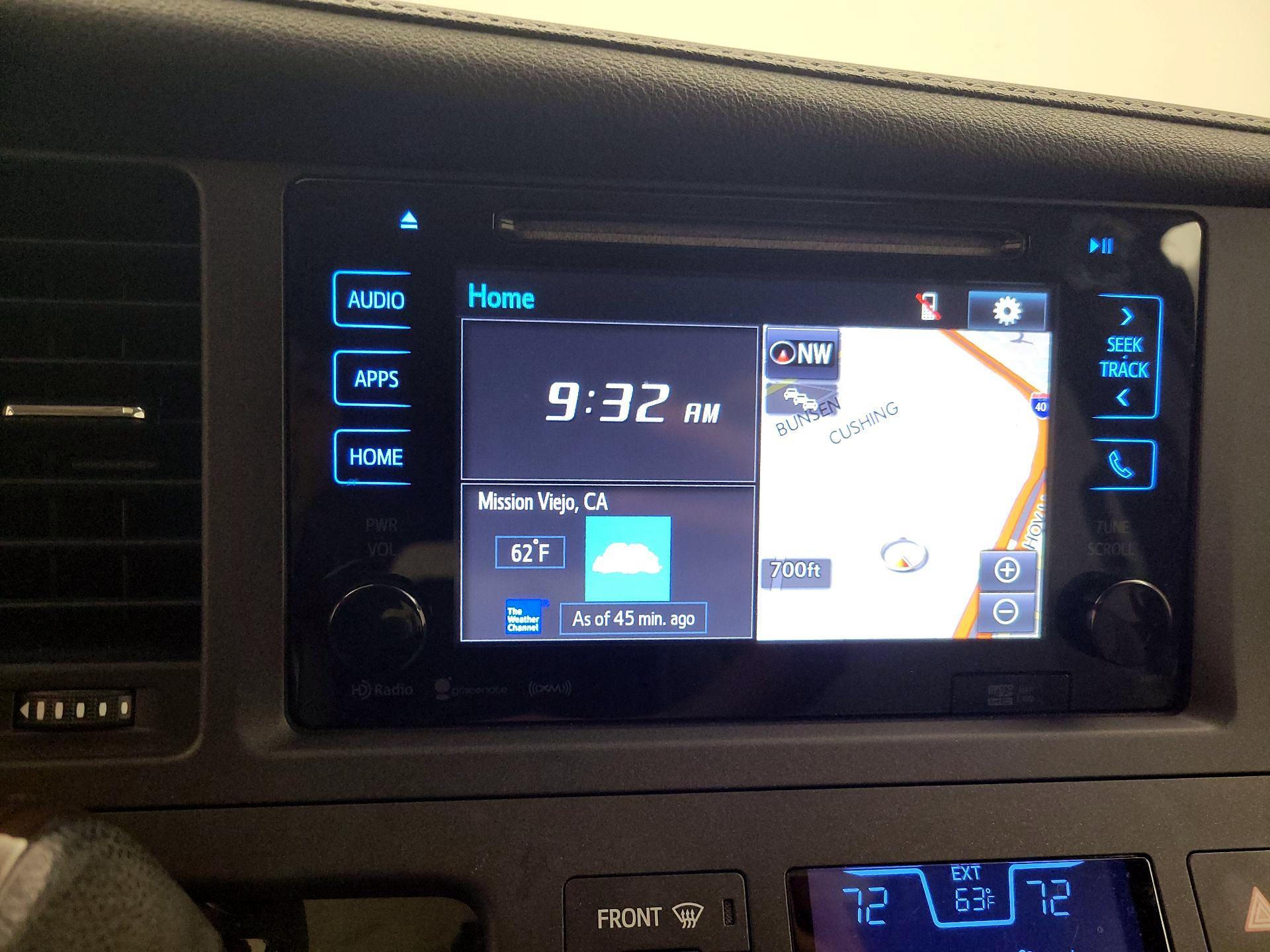 Thumbnail: 2017 Toyota Sienna - 16