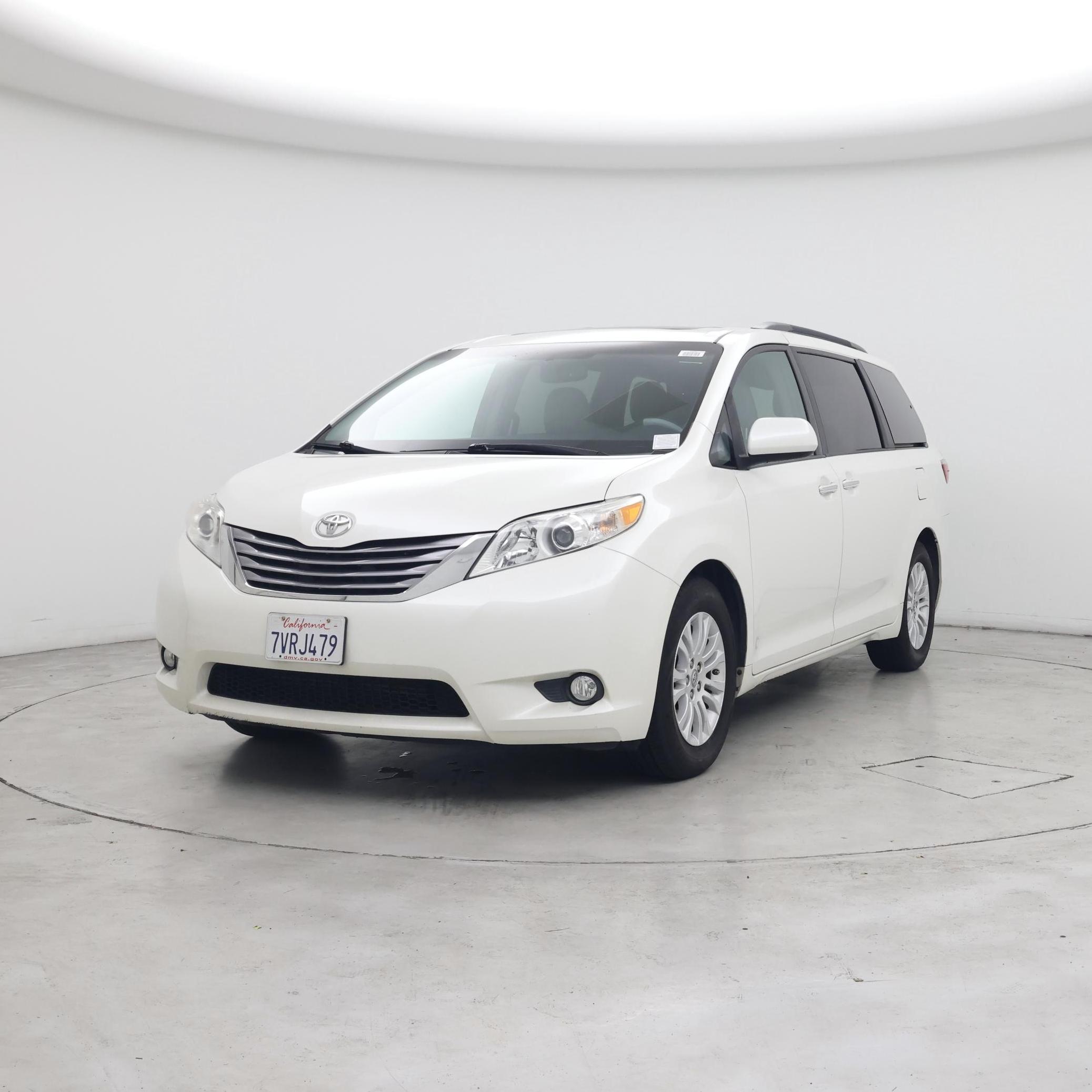 Thumbnail: 2017 Toyota Sienna - 4