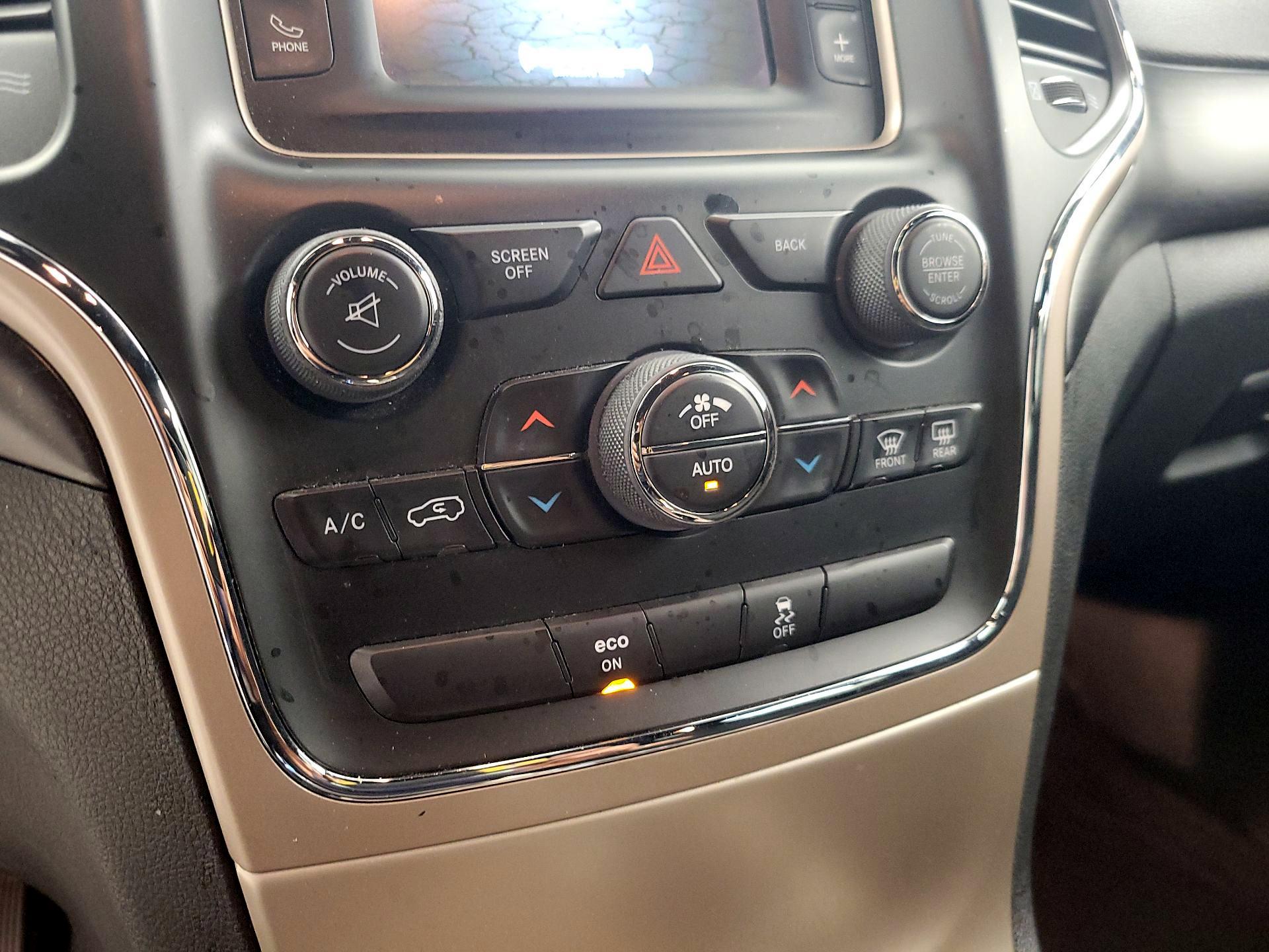 Thumbnail: 2015 Jeep Grand Cherokee - 15