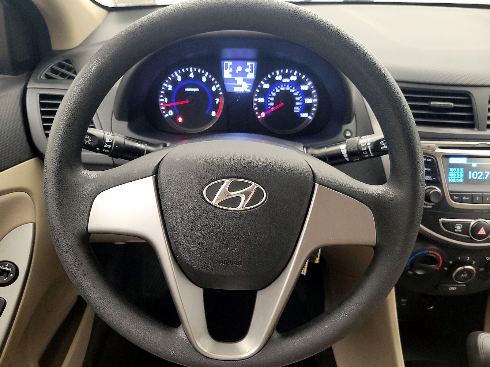 2017 Hyundai Accent SE - Photo 11