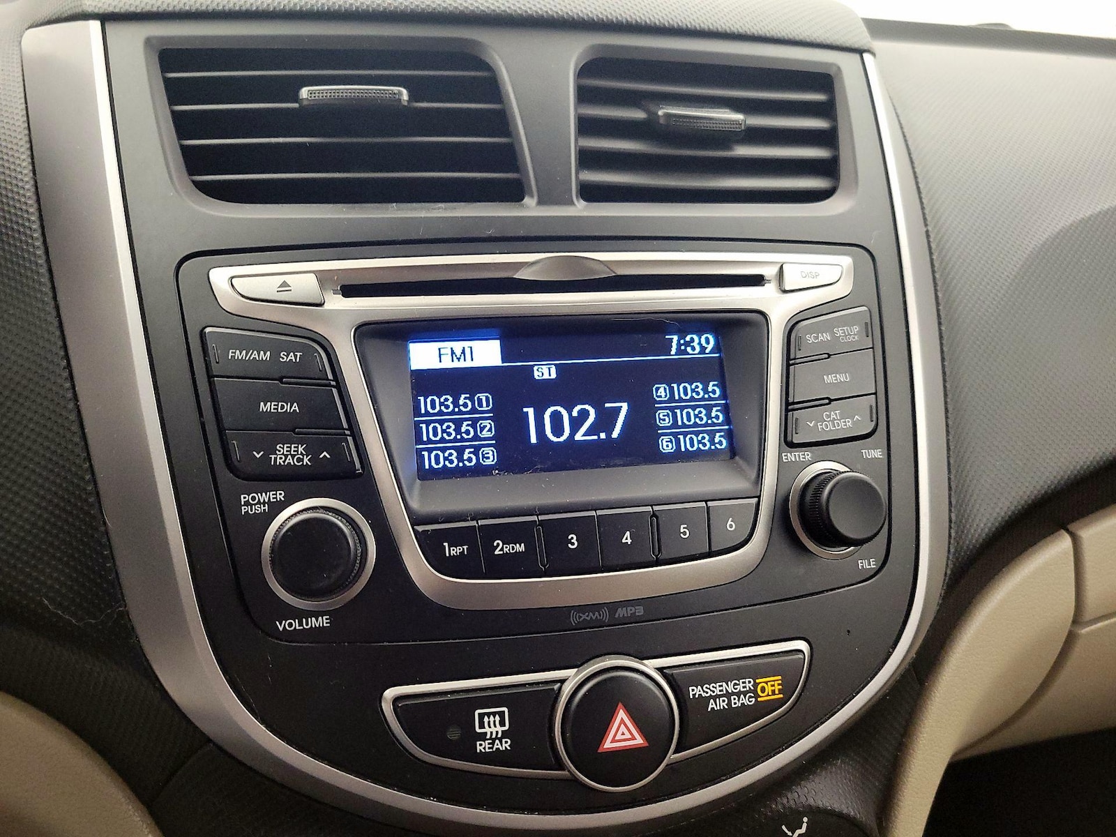 2017 Hyundai Accent SE - Photo 15