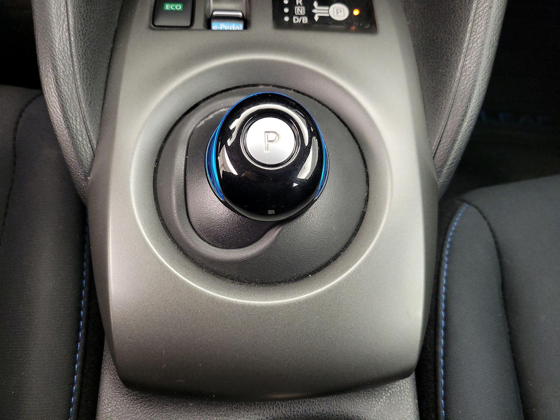 Thumbnail: 2019 Nissan Leaf - 17