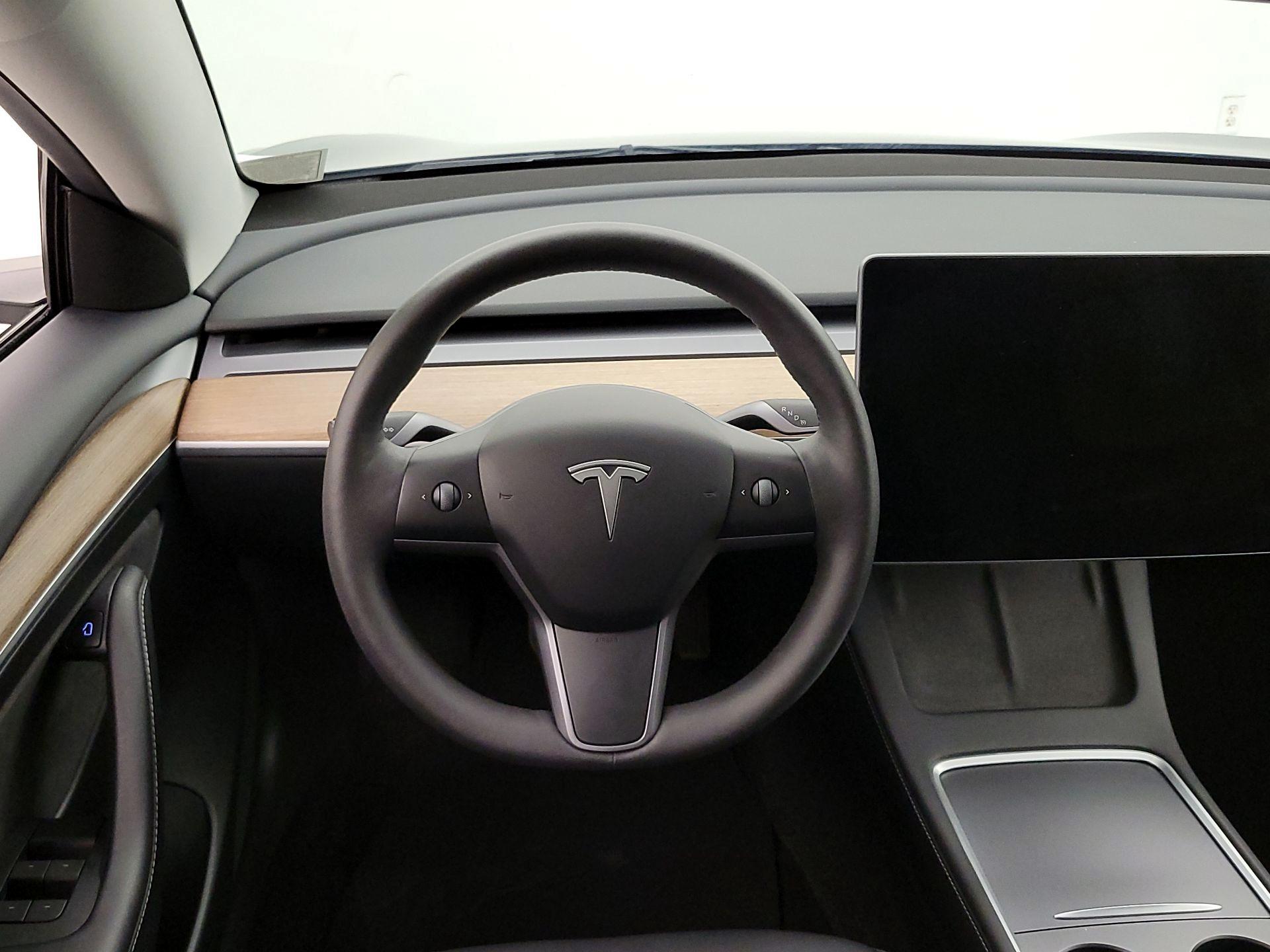 Thumbnail: 2023 Tesla Model 3 - 10