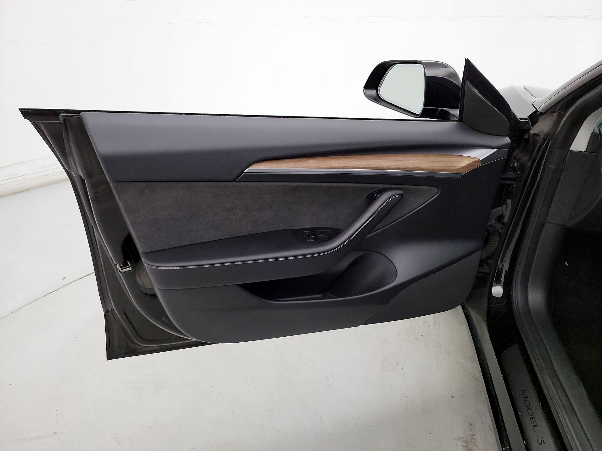 Thumbnail: 2023 Tesla Model 3 - 12