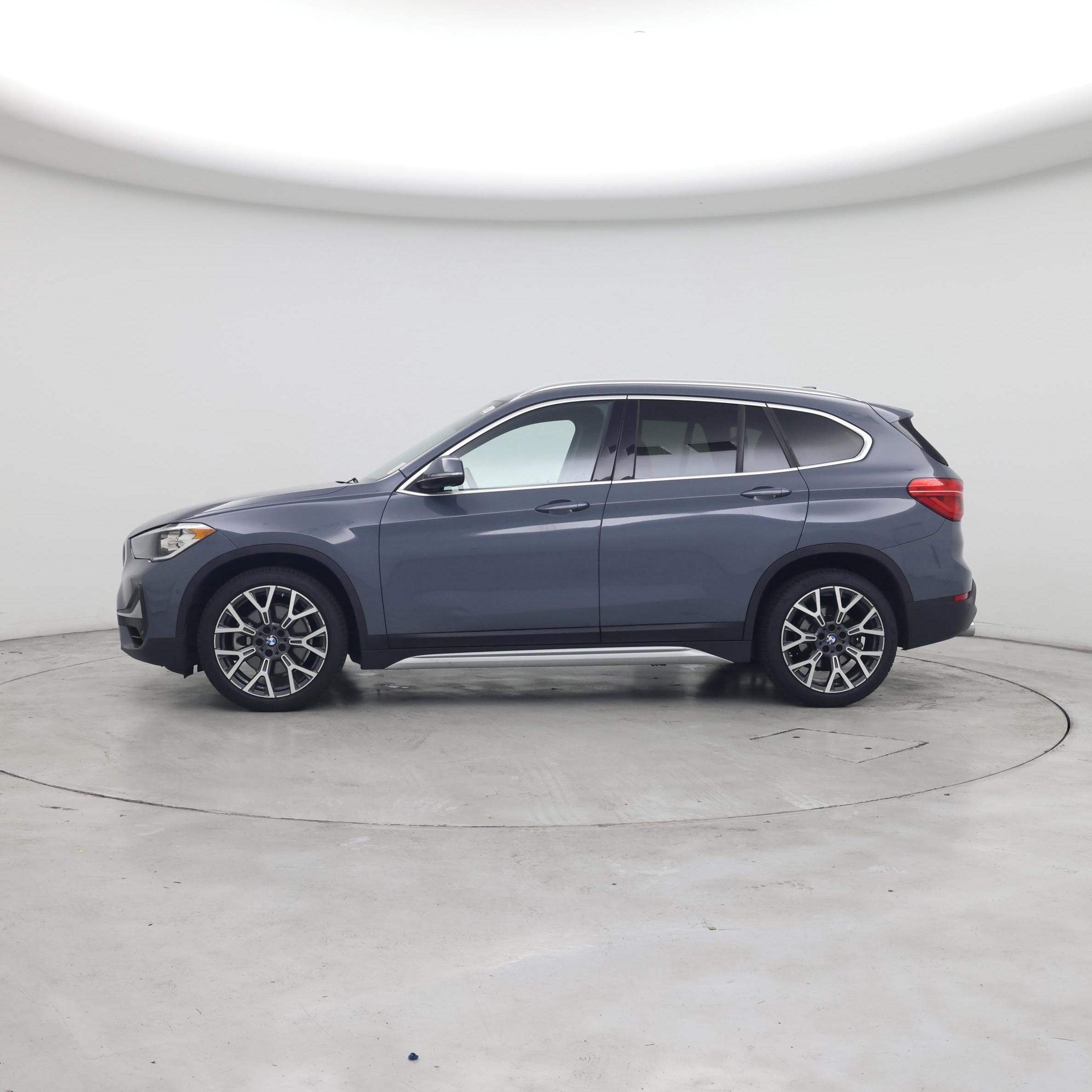 Thumbnail: 2021 BMW X1 - 3