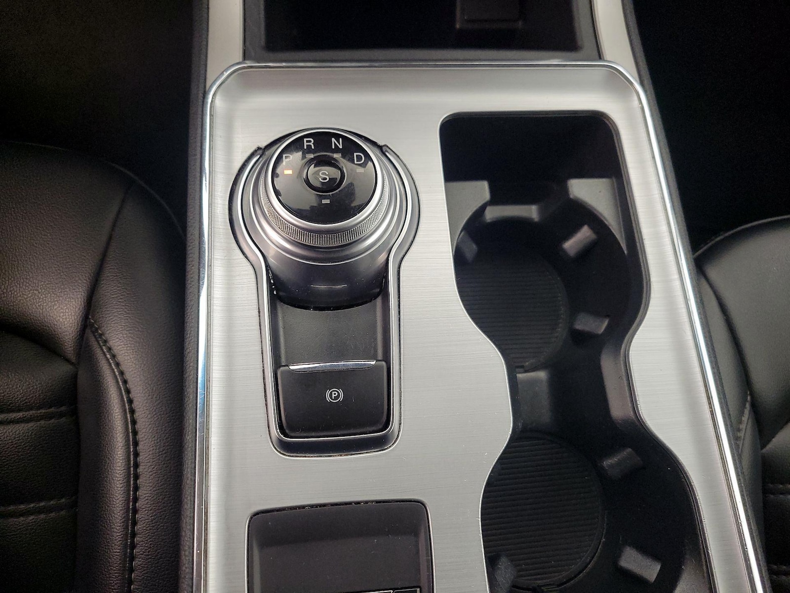 2022 Ford Edge SEL - Photo 16