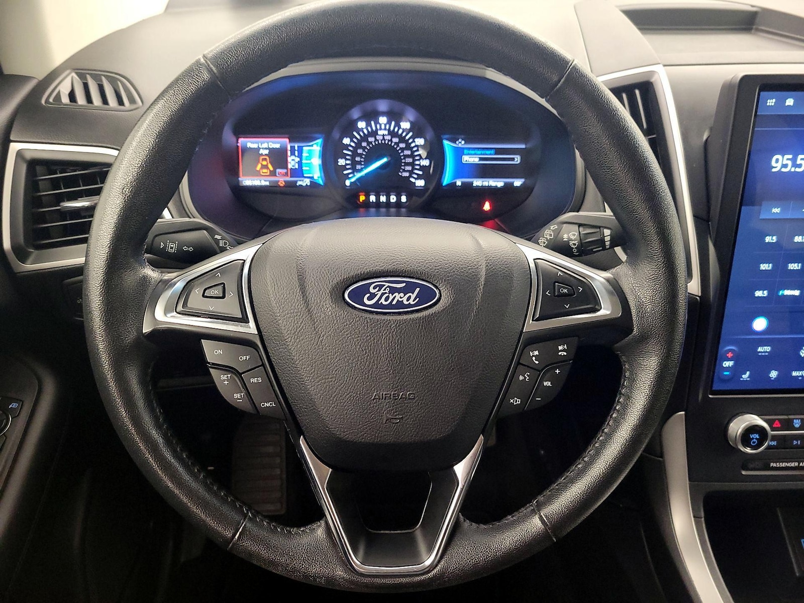 2022 Ford Edge SEL - Photo 9