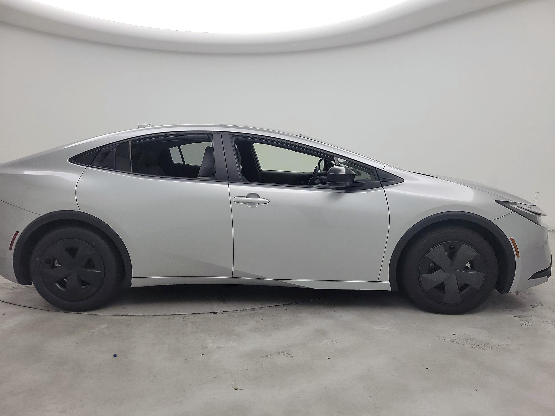 Thumbnail: 2023 Toyota Prius - 4