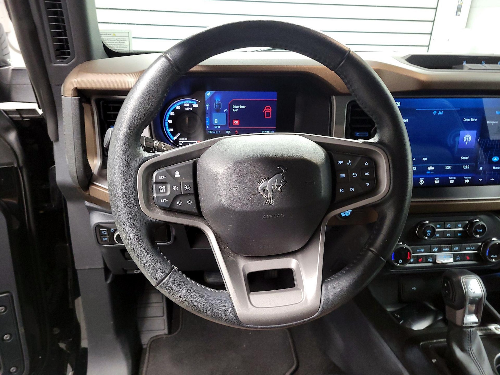 2023 Ford Bronco 2-Door Outer Banks - Photo 11