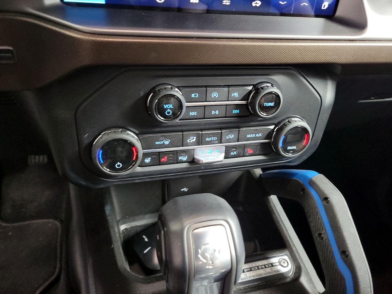 2023 Ford Bronco 2-Door Outer Banks - Photo 15