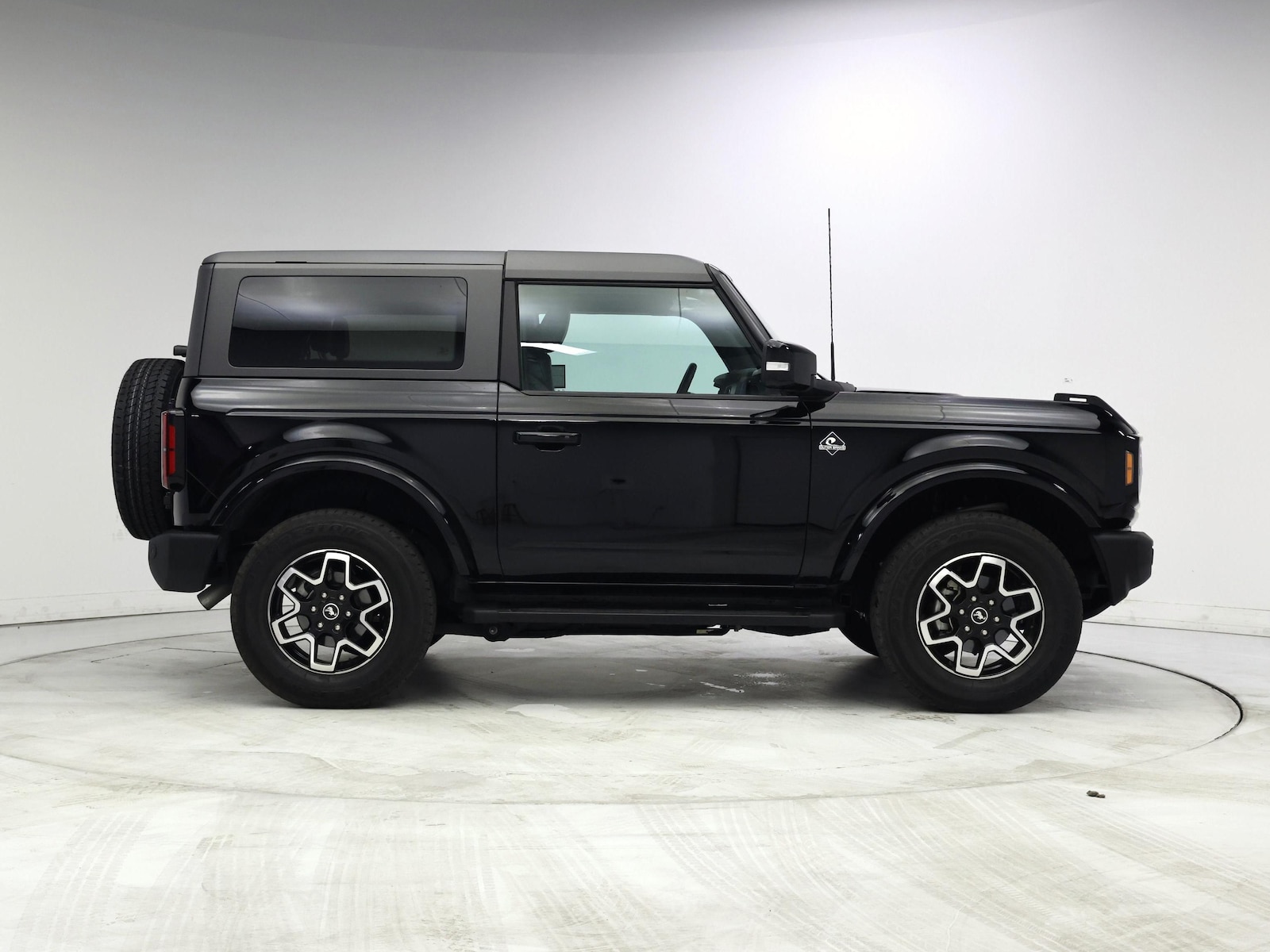 2023 Ford Bronco 2-Door Outer Banks - Photo 8