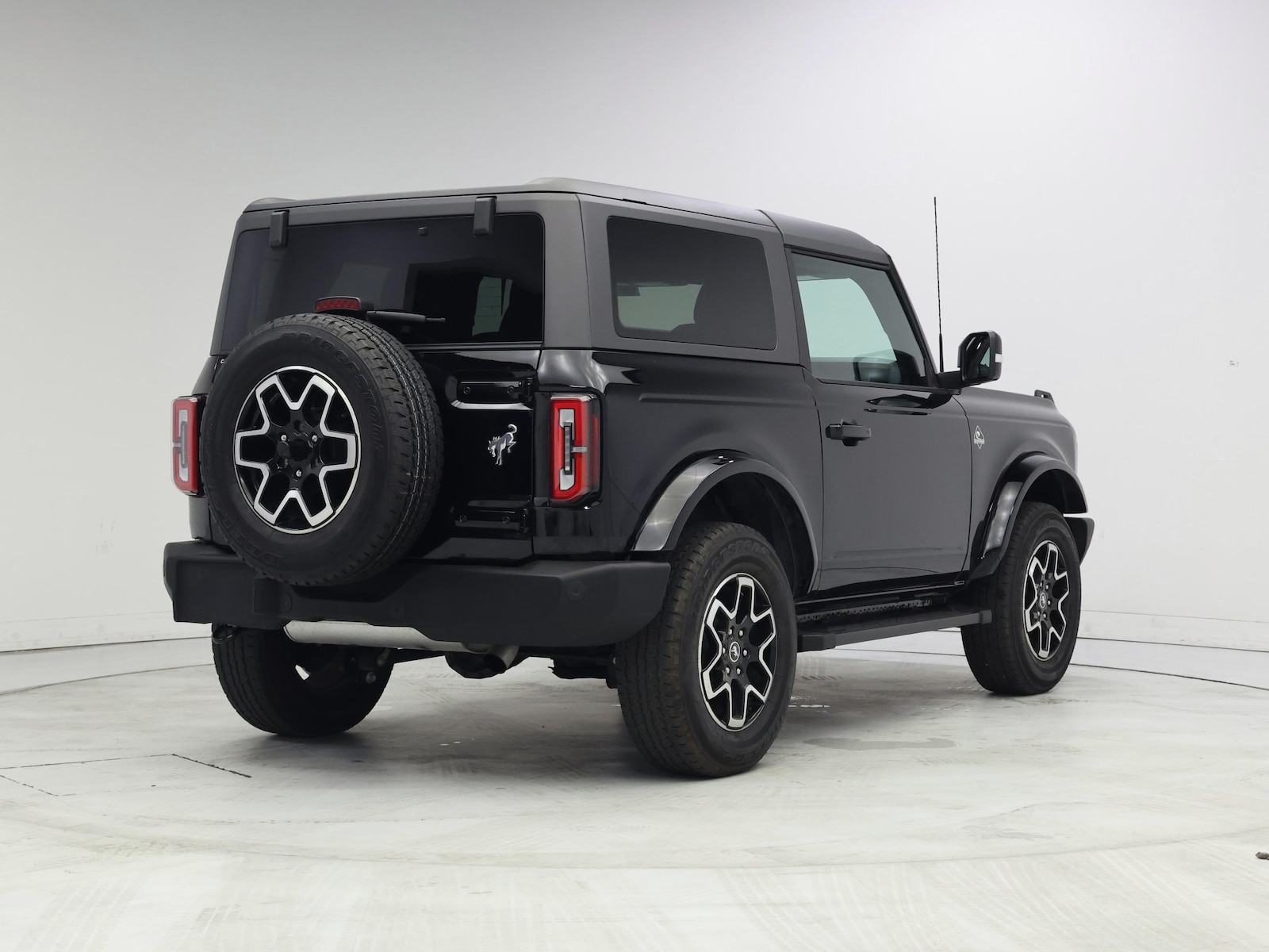 2023 Ford Bronco 2-Door Outer Banks - Photo 9
