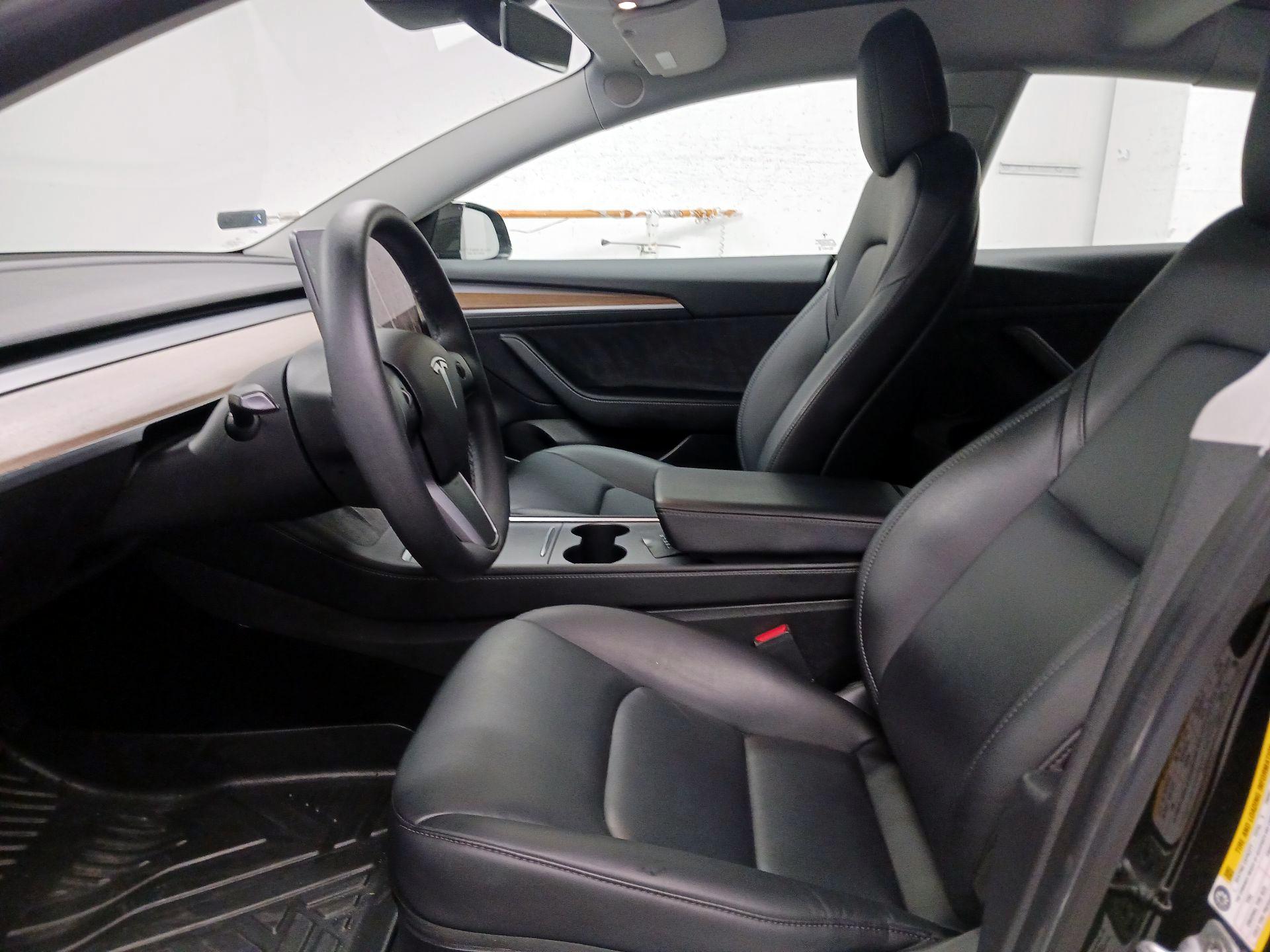 Thumbnail: 2021 Tesla Model 3 - 11