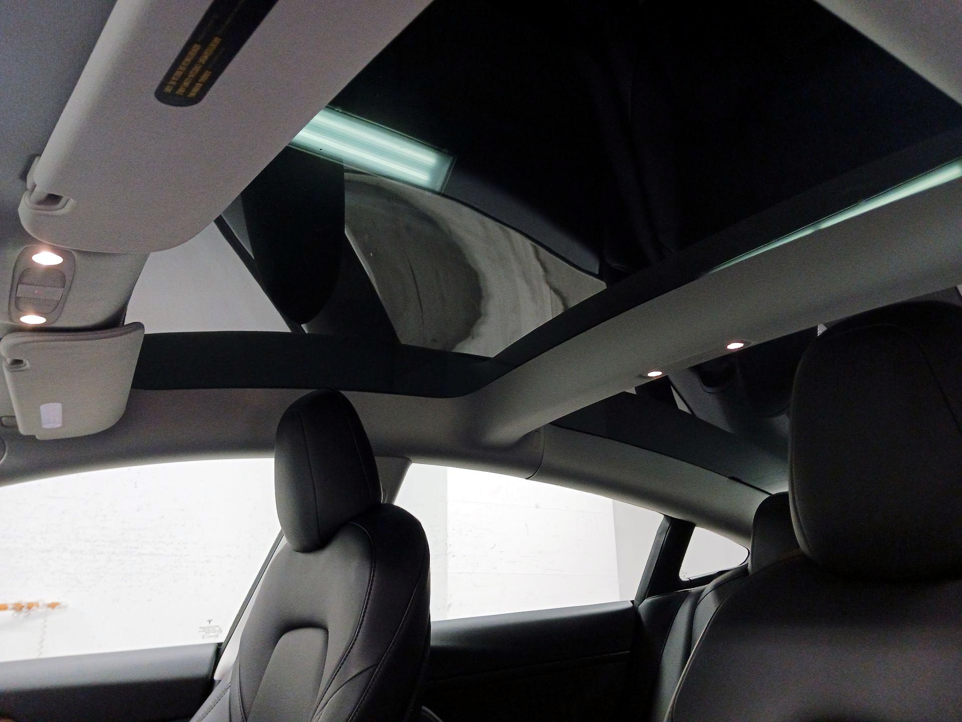 Thumbnail: 2021 Tesla Model 3 - 17