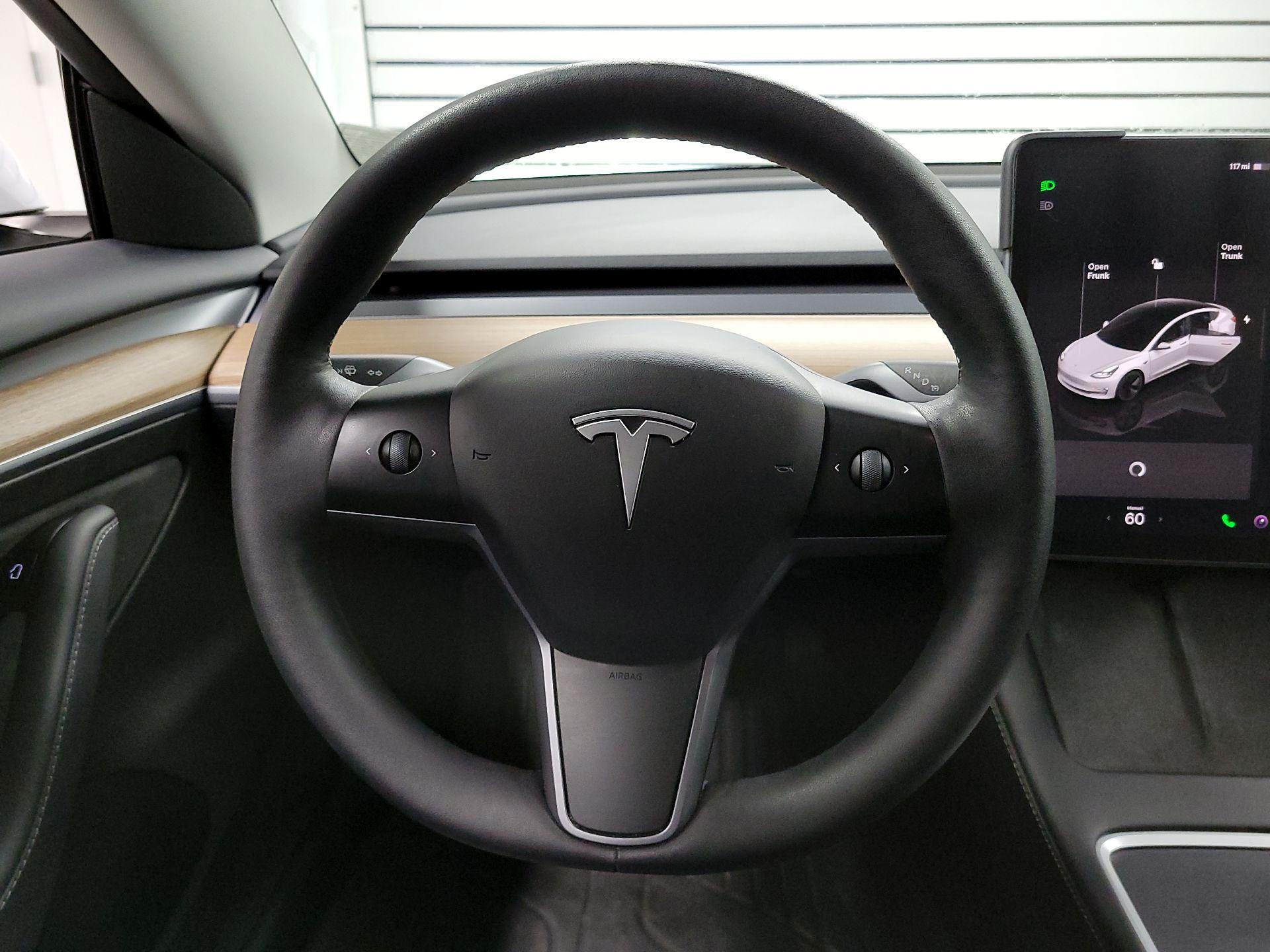 Thumbnail: 2023 Tesla Model 3 - 10