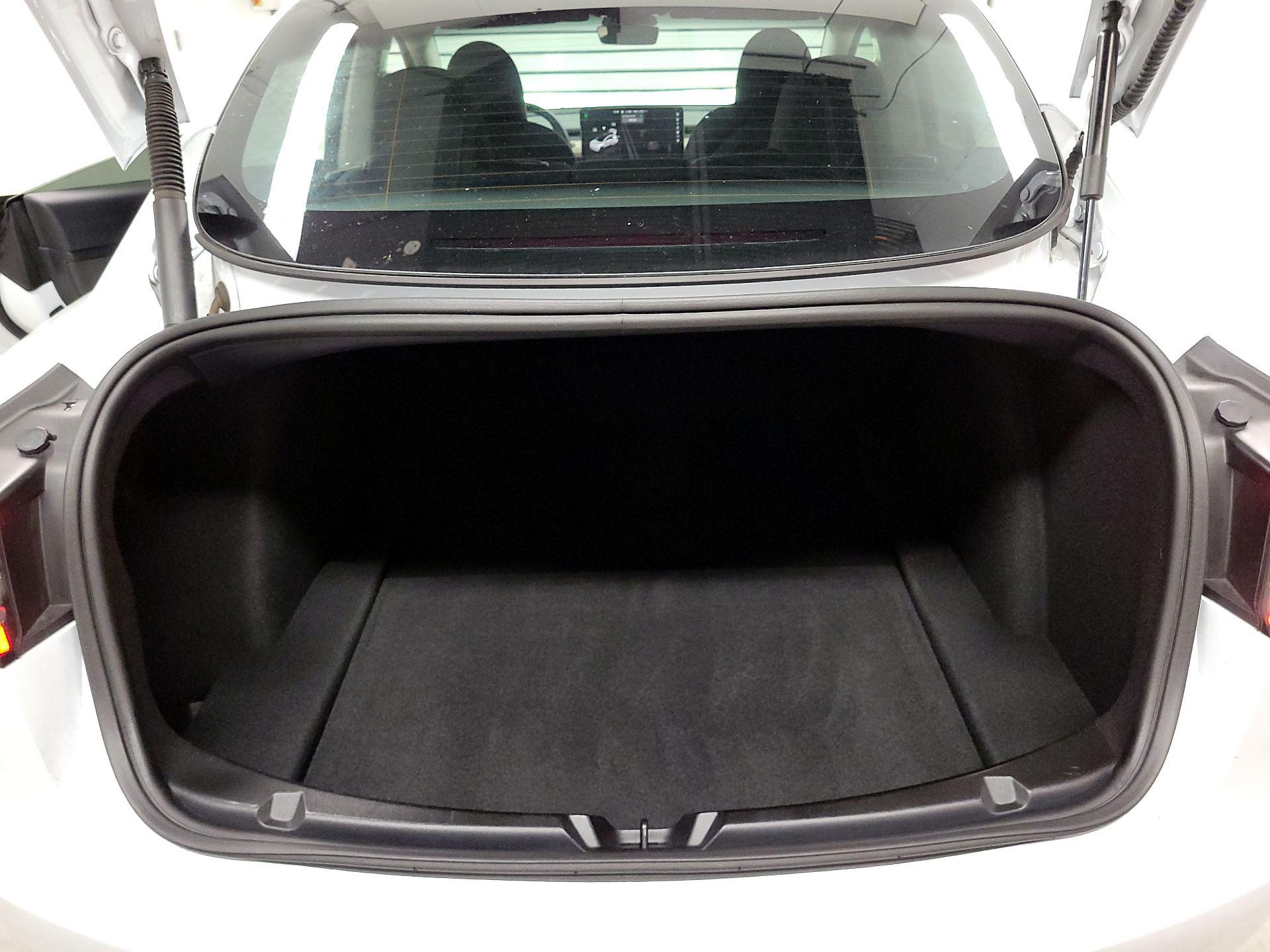 Thumbnail: 2023 Tesla Model 3 - 20