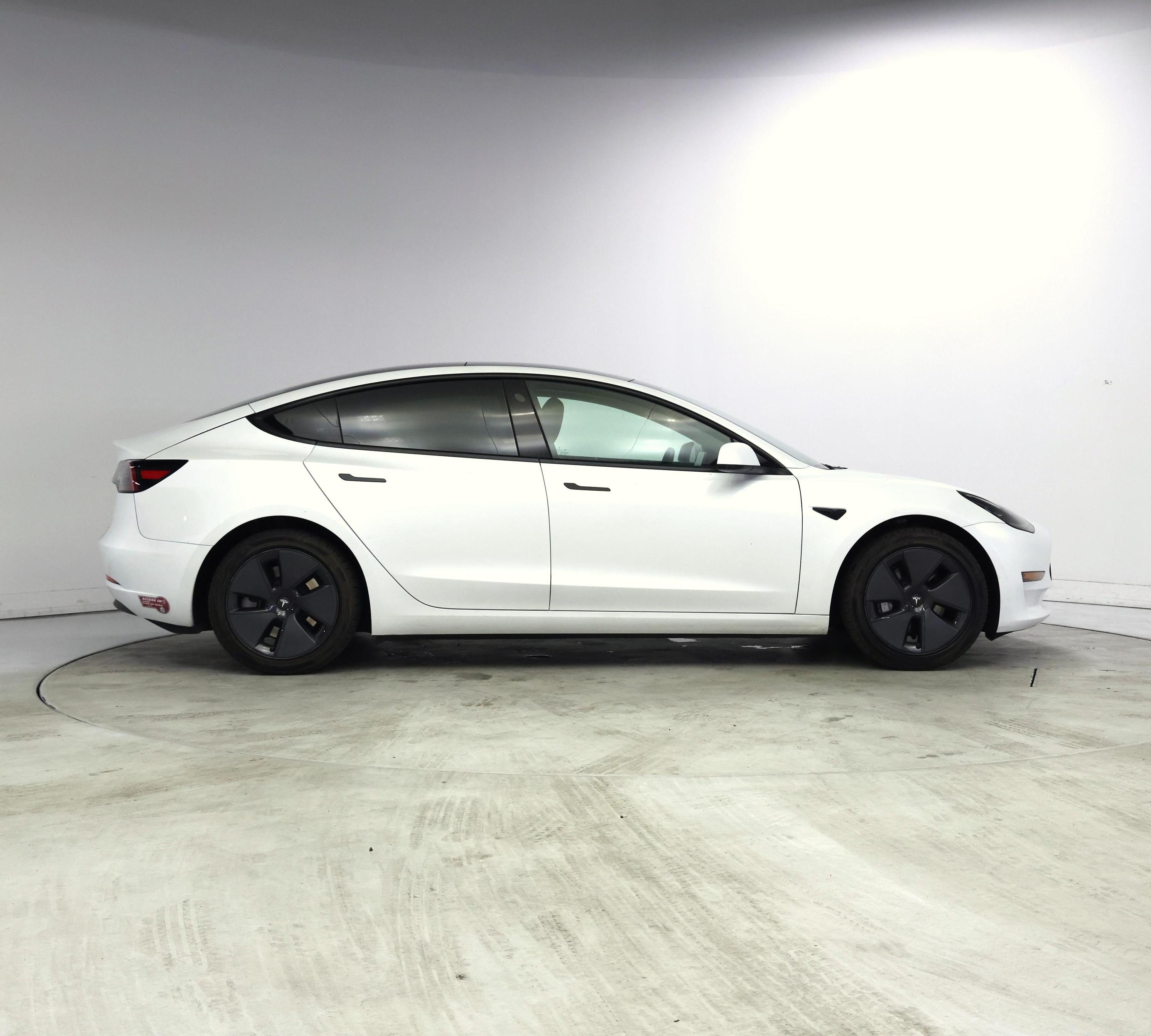 Thumbnail: 2023 Tesla Model 3 - 7