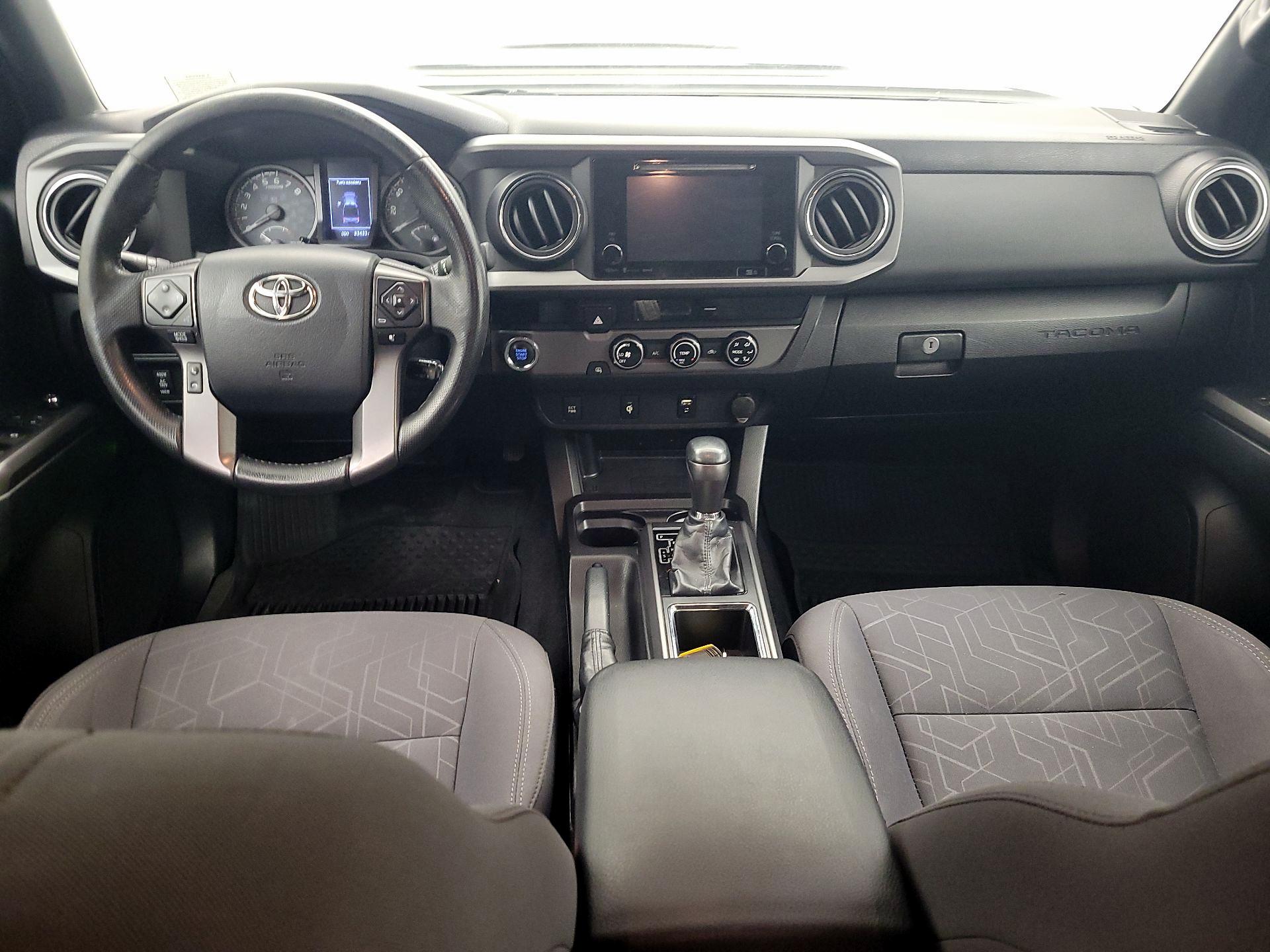 Thumbnail: 2016 Toyota Tacoma - 9