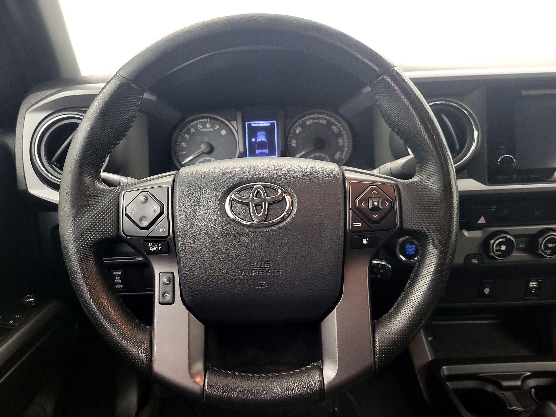 Thumbnail: 2016 Toyota Tacoma - 10