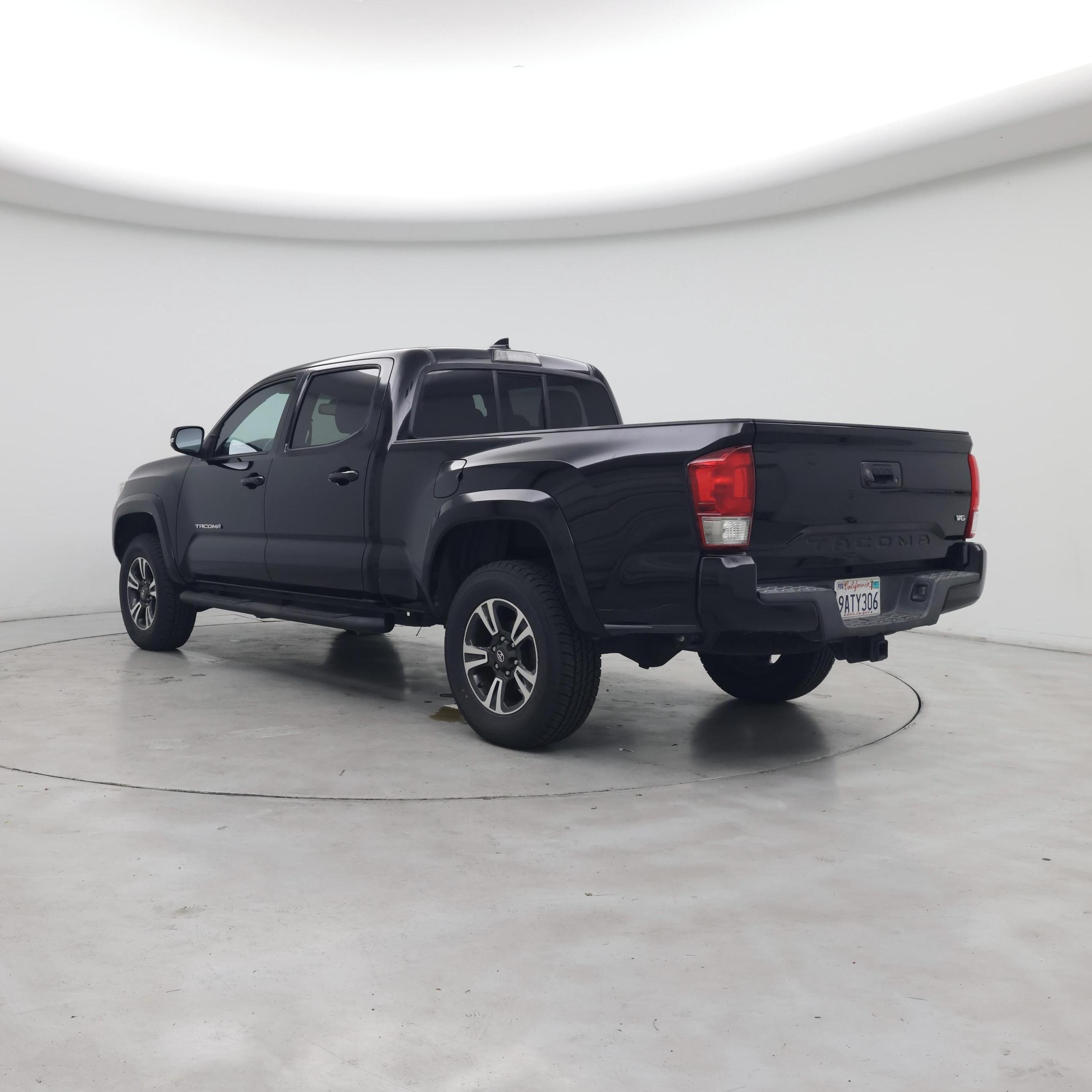 Thumbnail: 2016 Toyota Tacoma - 2