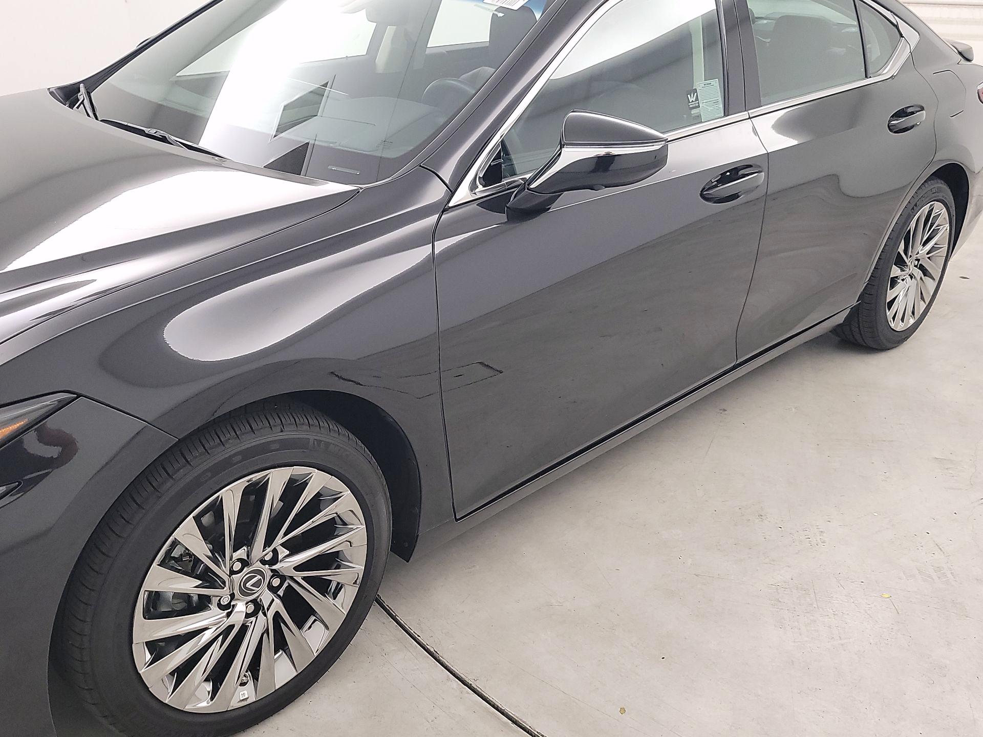 Thumbnail: 2025 Lexus ES - 3