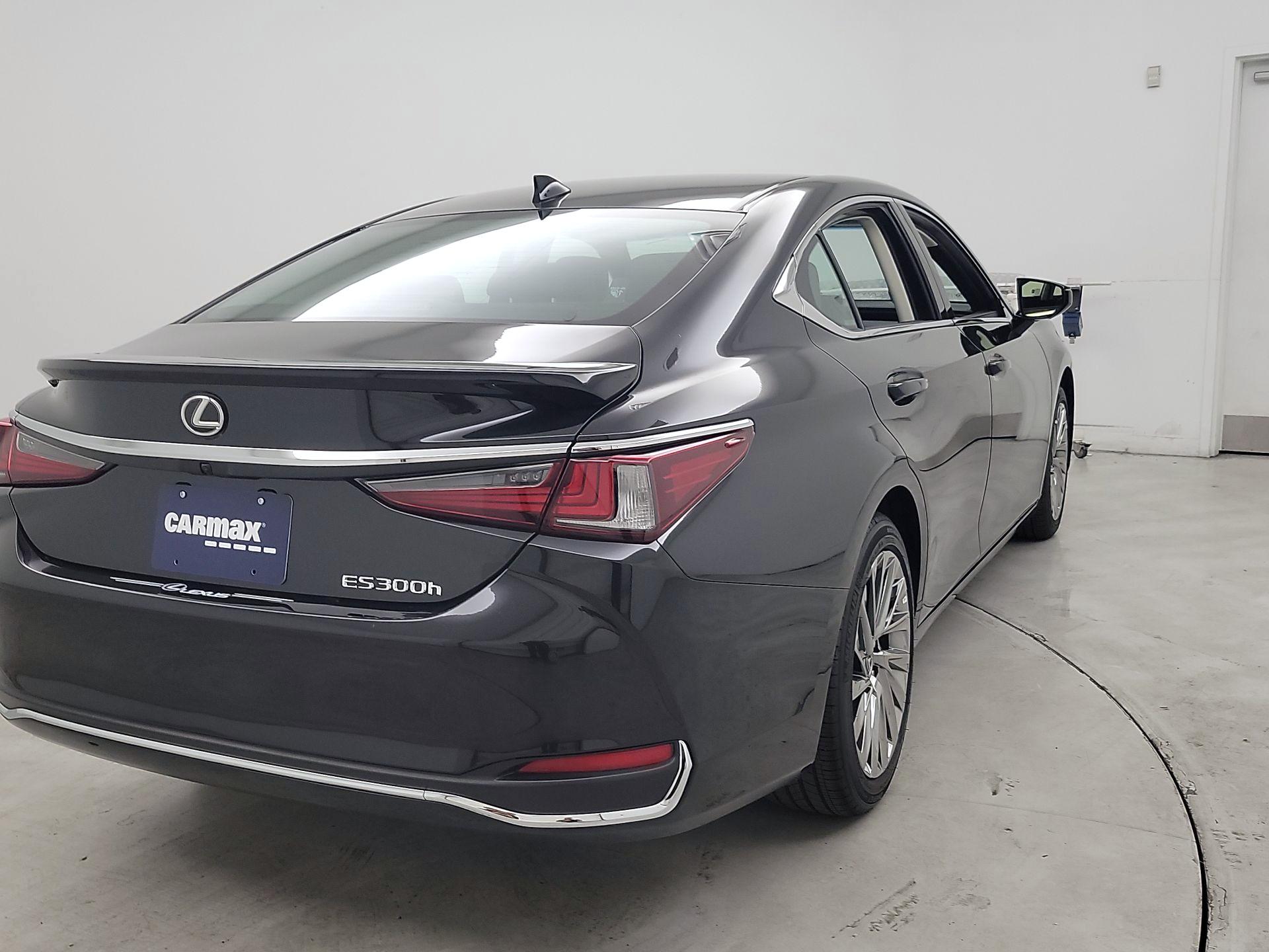 Thumbnail: 2025 Lexus ES - 5