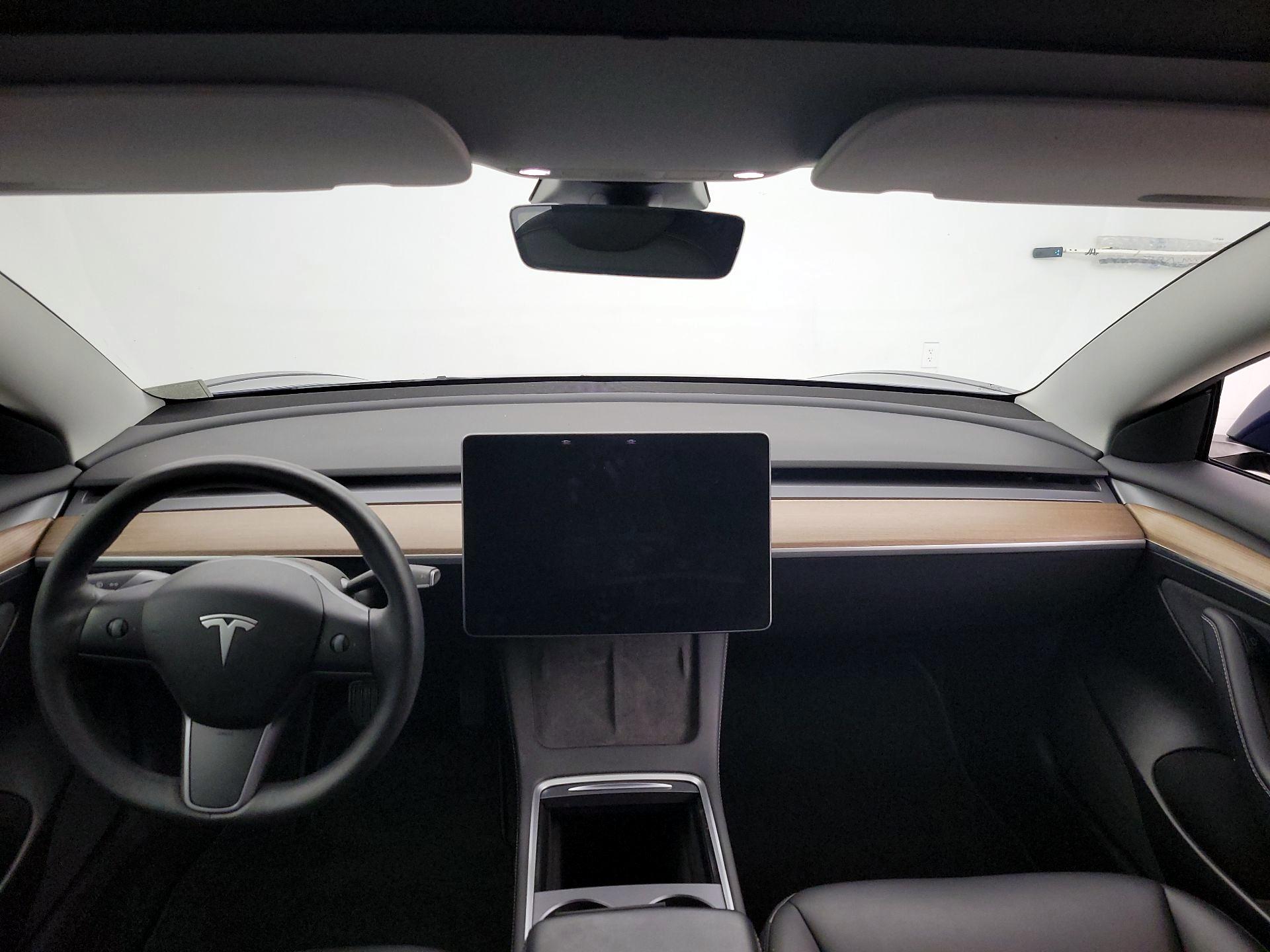 Thumbnail: 2022 Tesla Model 3 - 9