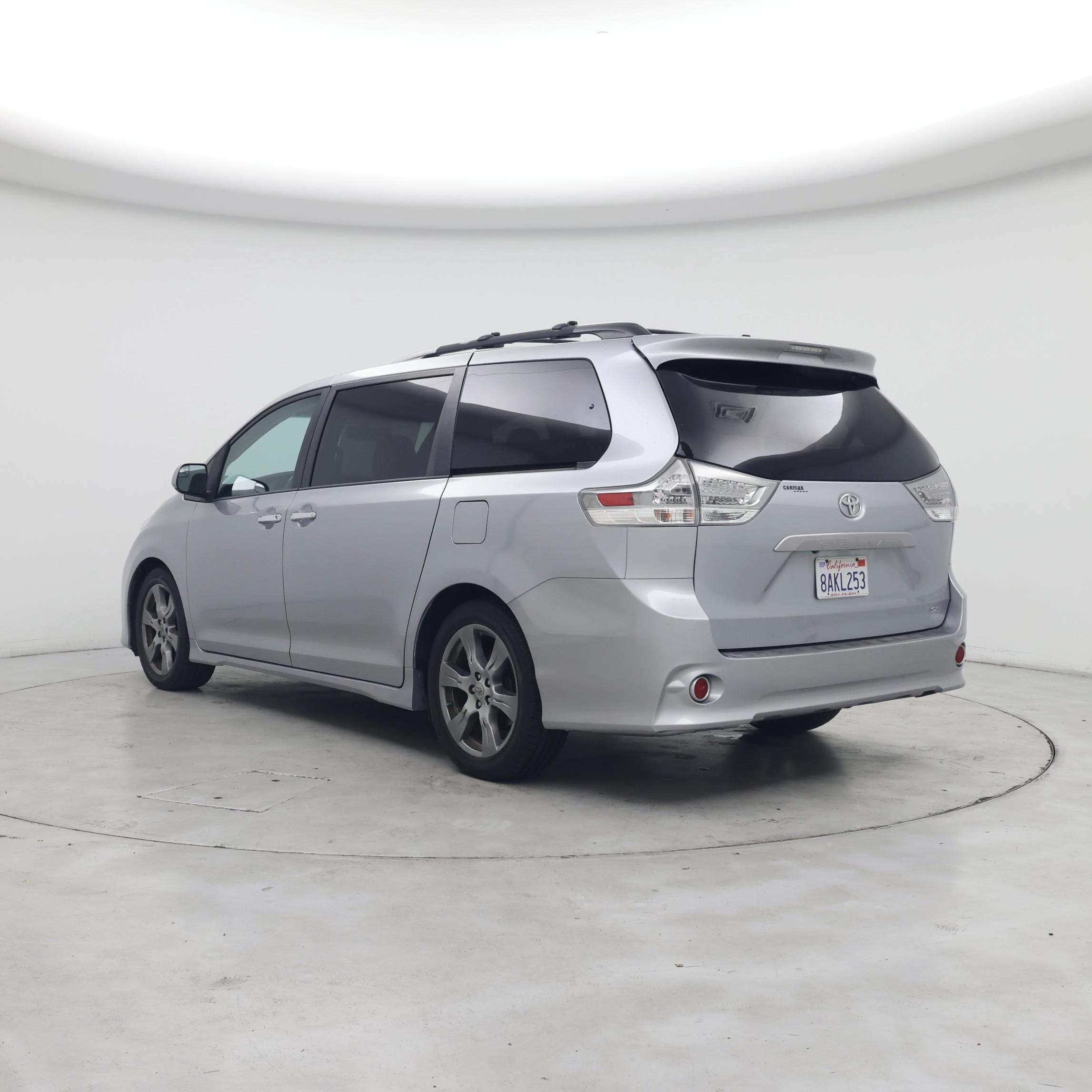 Thumbnail: 2017 Toyota Sienna - 2
