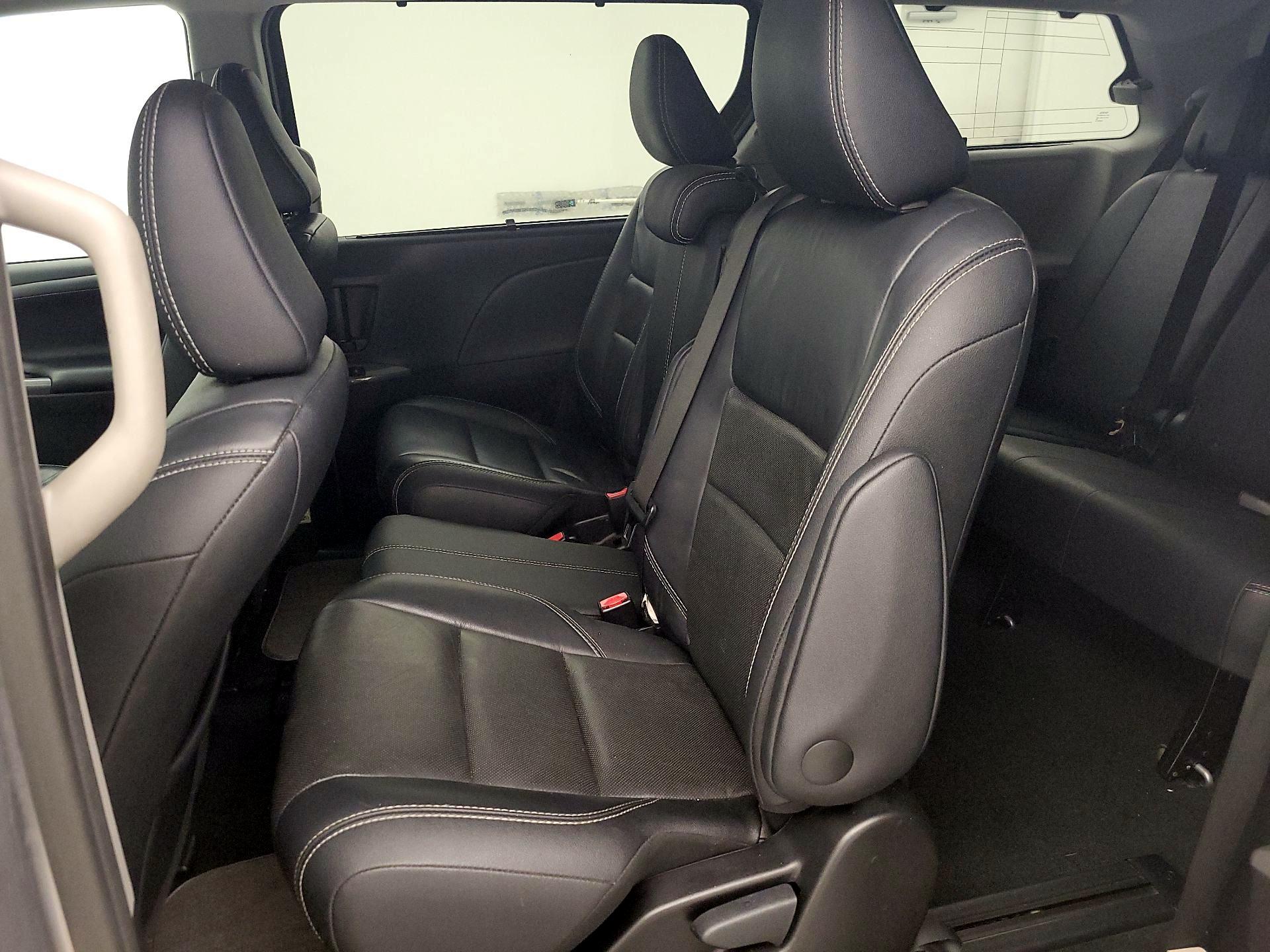 Thumbnail: 2017 Toyota Sienna - 20