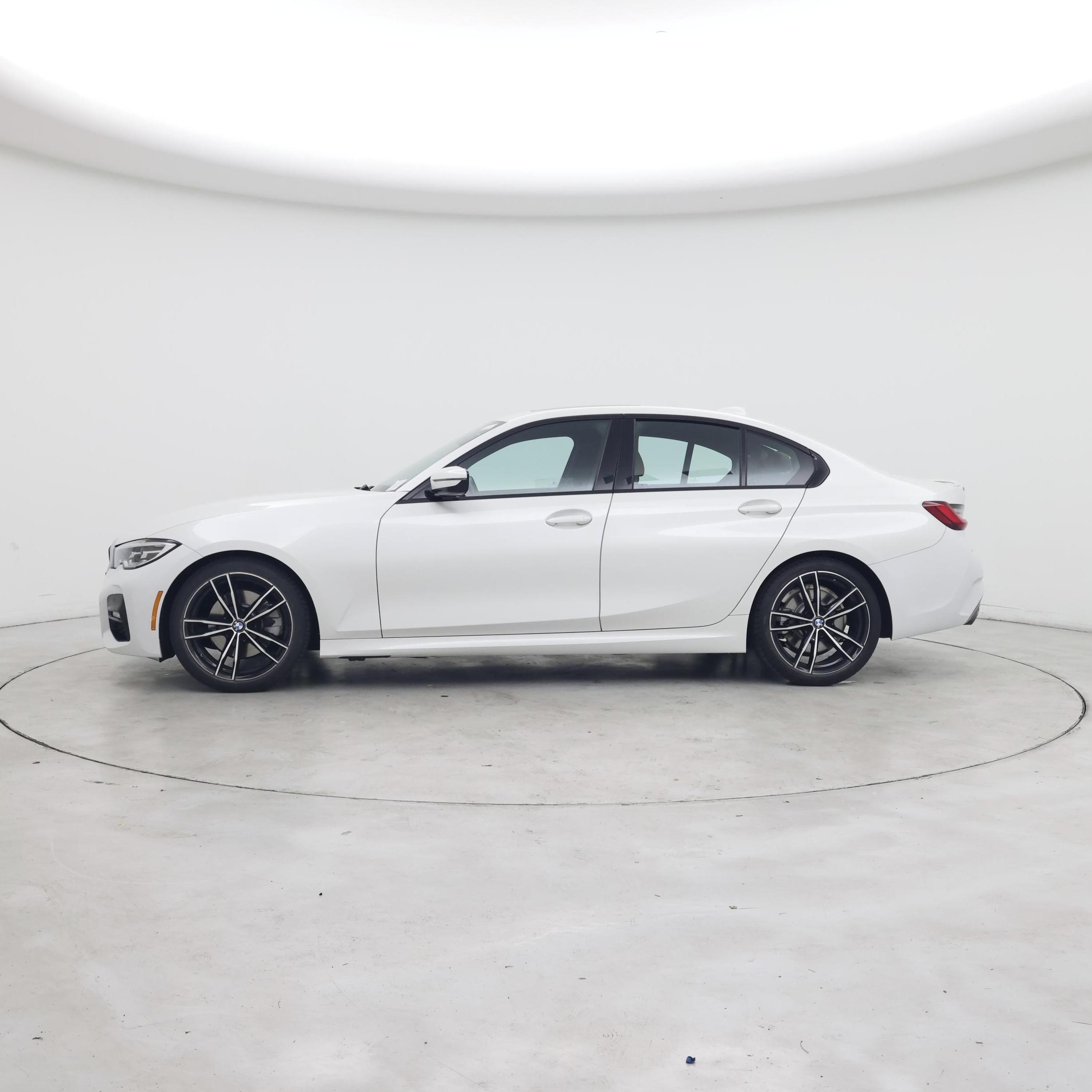 Thumbnail: 2022 BMW 3 Series - 3