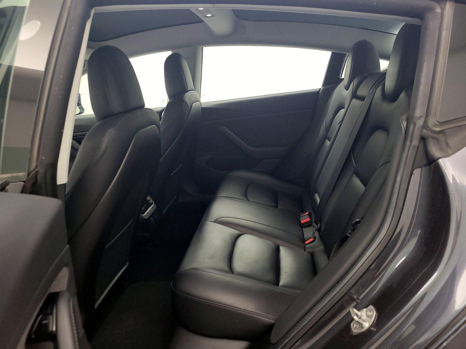 Thumbnail: 2019 Tesla Model 3 - 15
