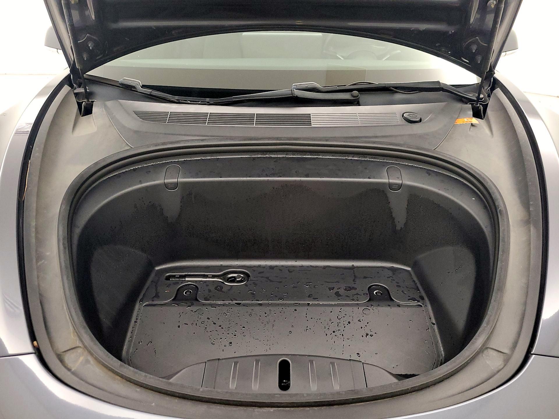 Thumbnail: 2019 Tesla Model 3 - 17