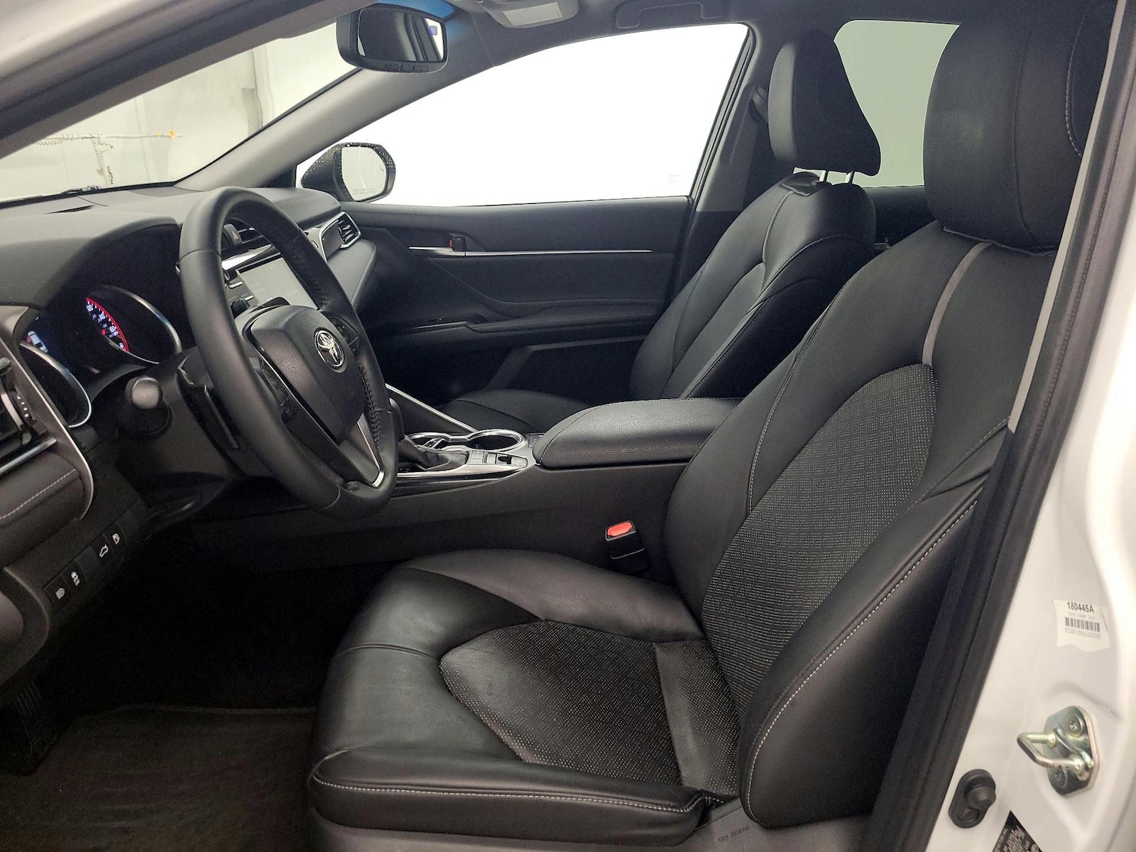 2018 Toyota Camry XSE - Photo 10
