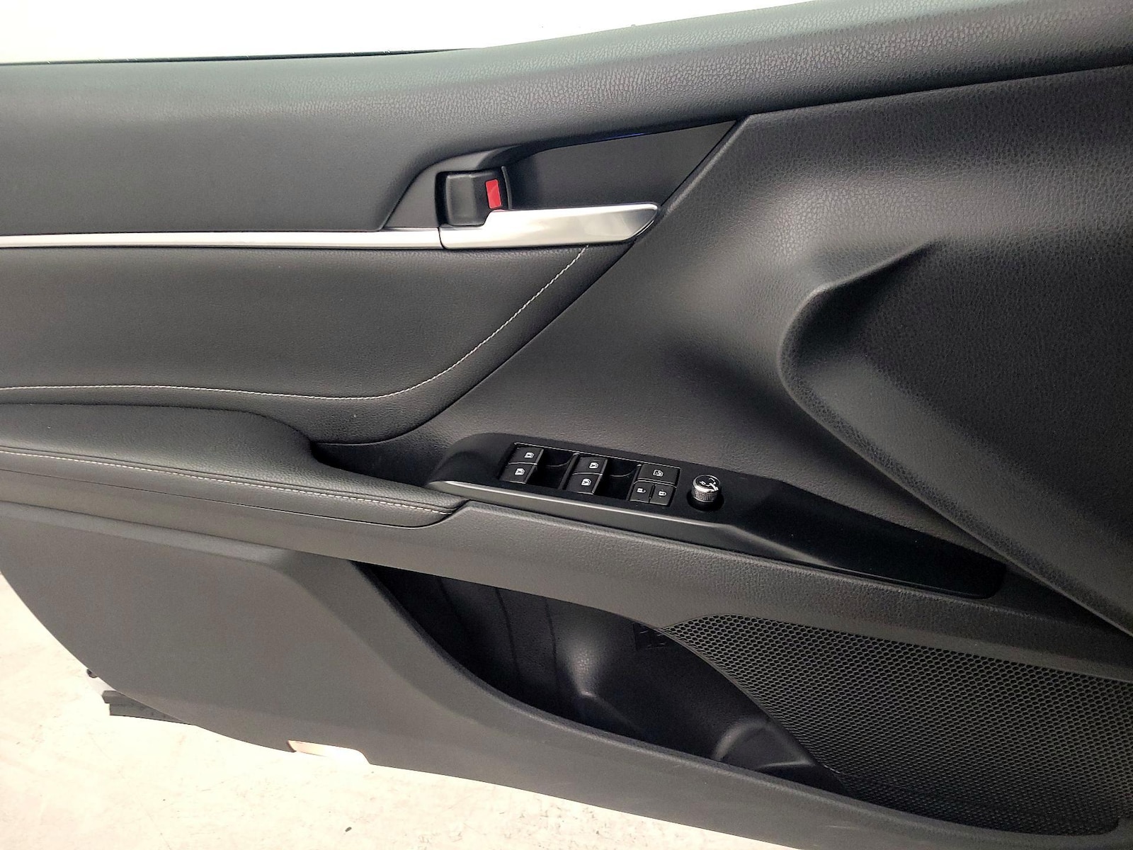 2018 Toyota Camry XSE - Photo 11