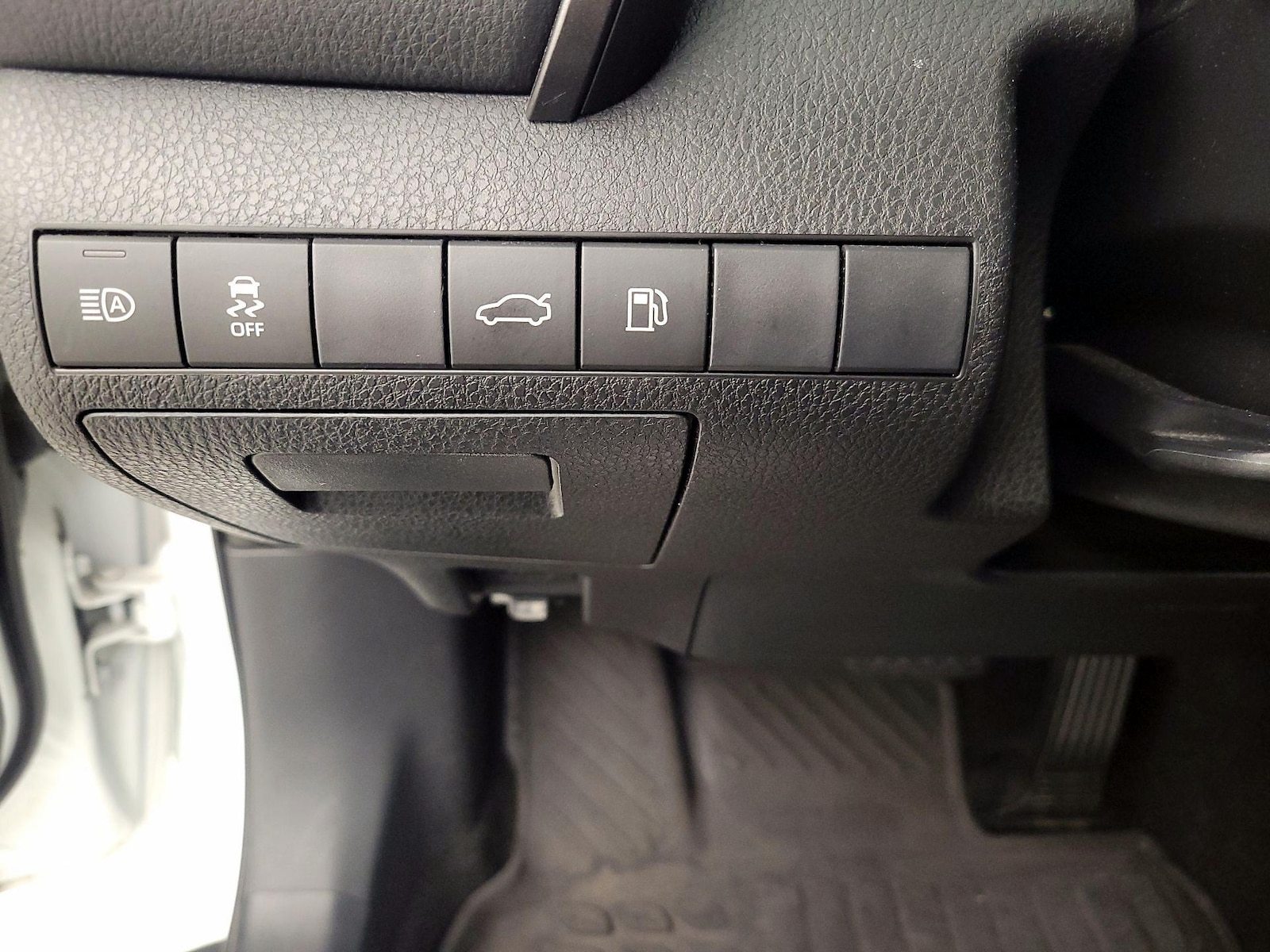 2018 Toyota Camry XSE - Photo 12
