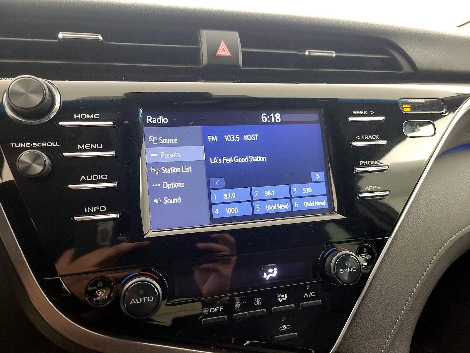 2018 Toyota Camry XSE - Photo 14