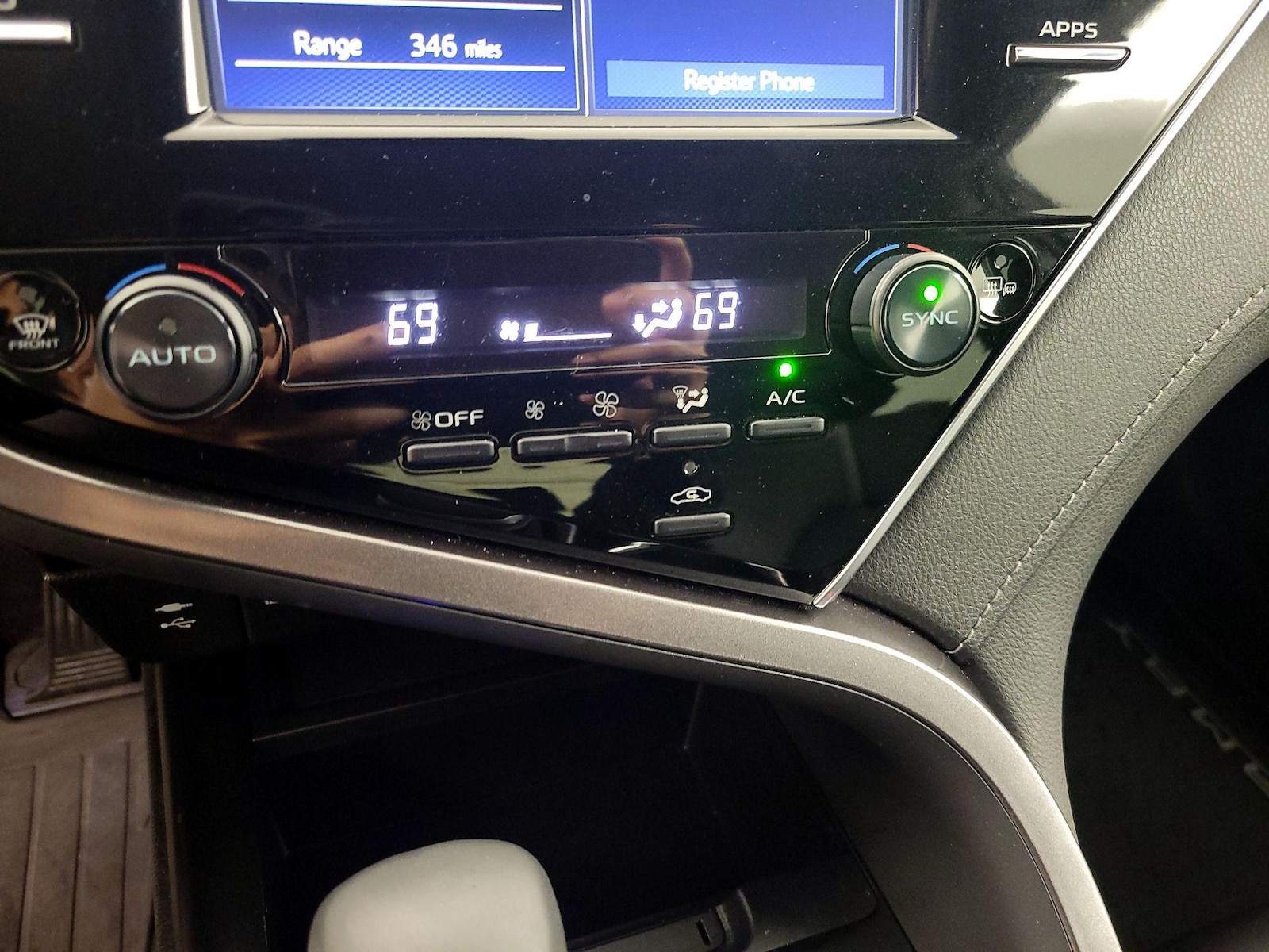 2018 Toyota Camry XSE - Photo 15