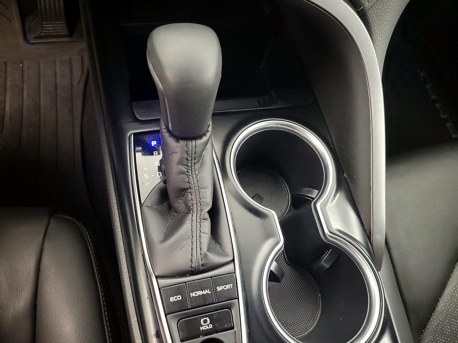 2018 Toyota Camry XSE - Photo 16