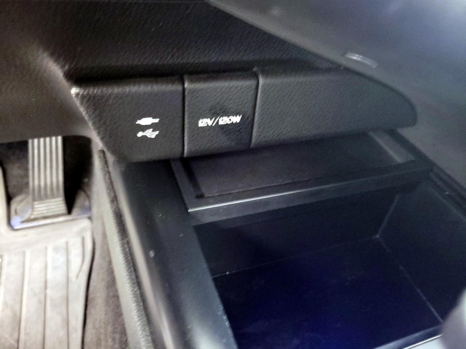 2018 Toyota Camry XSE - Photo 17
