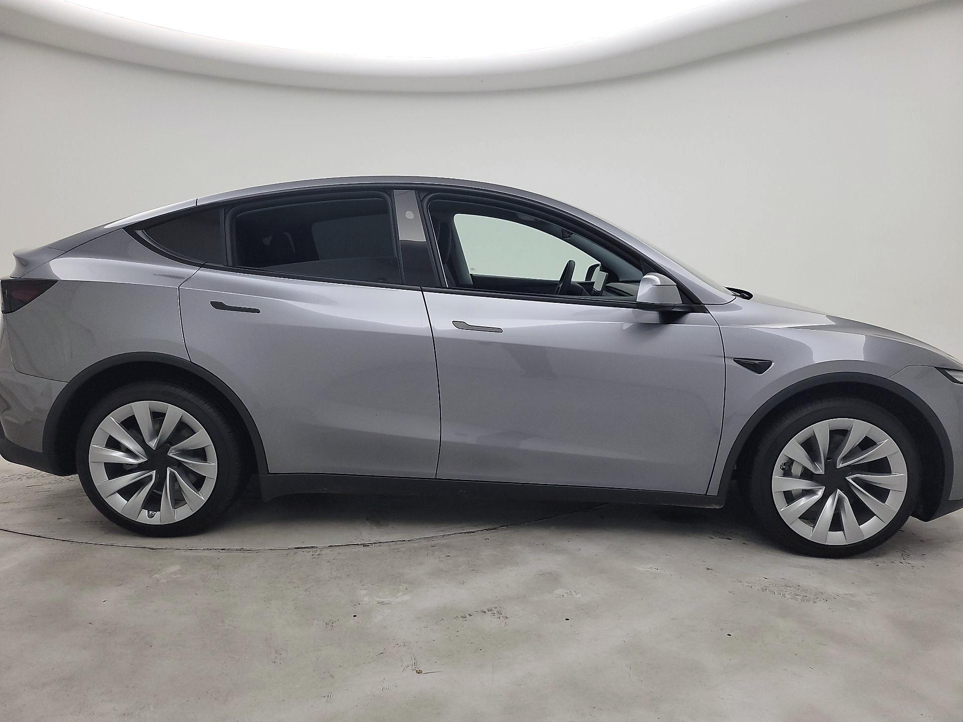 Thumbnail: 2026 Tesla Model Y - 4